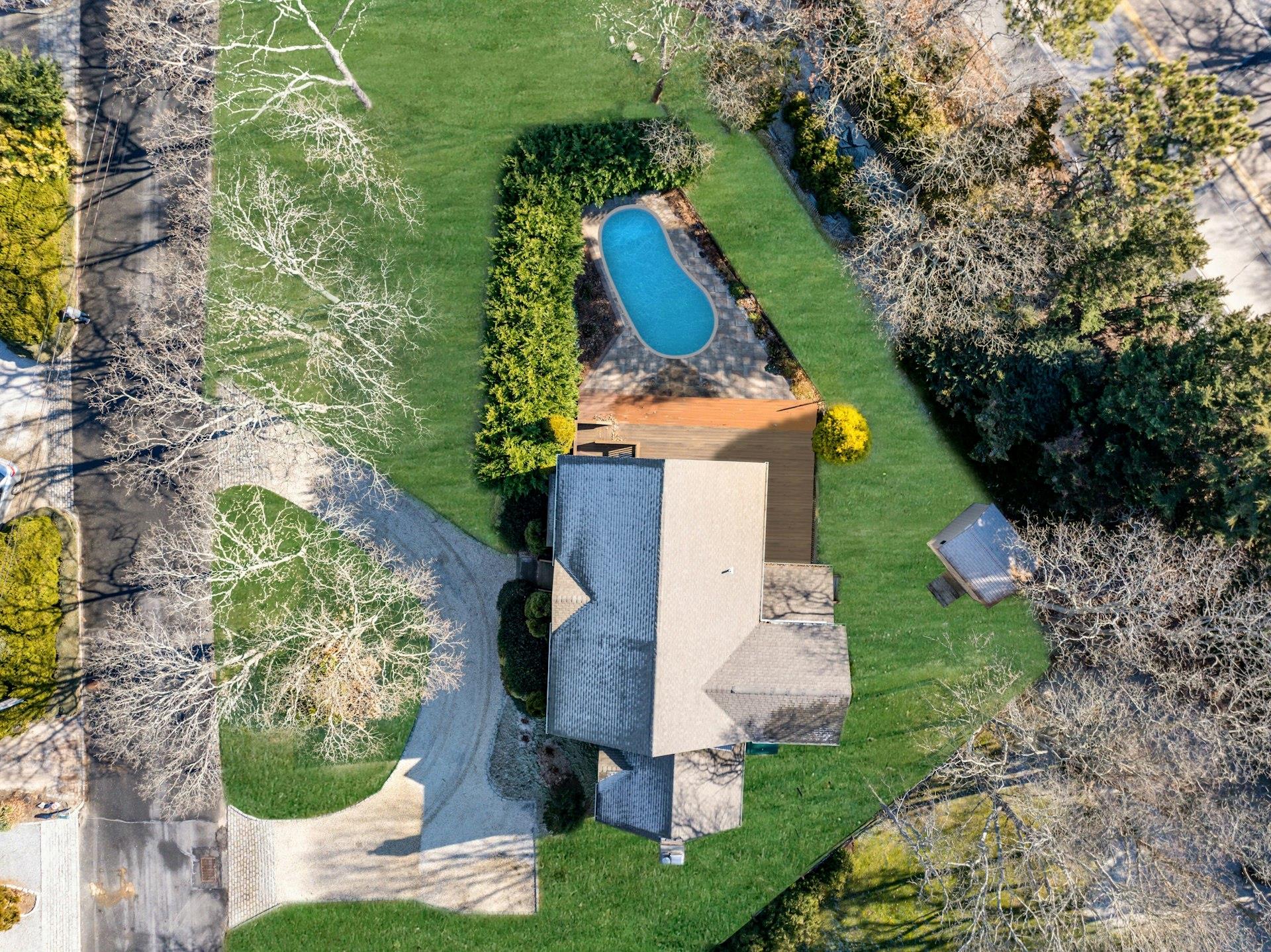 48 Oakhurst Road, Hampton Bays, NY 11946