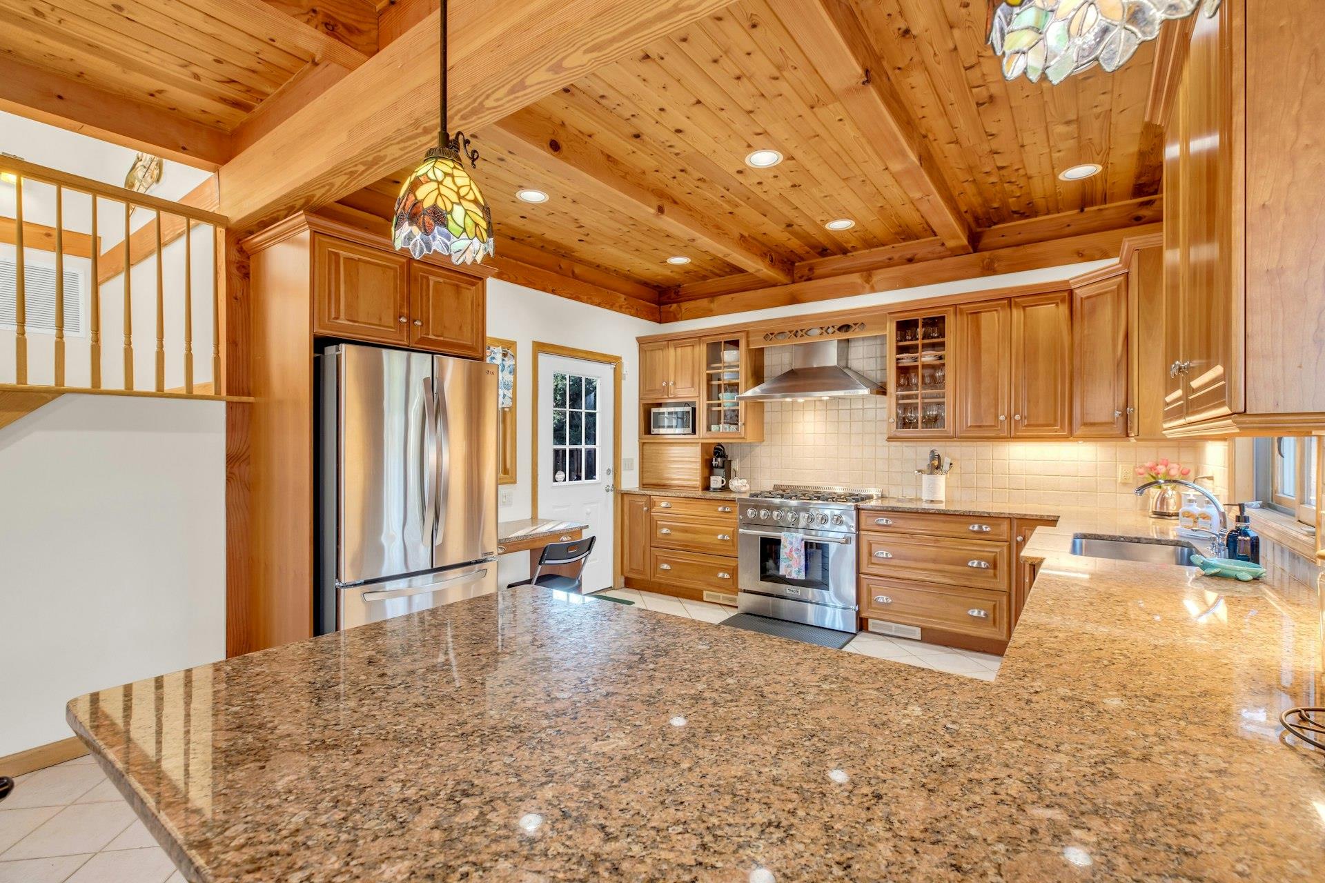 48 Oakhurst Road, Hampton Bays, NY 11946