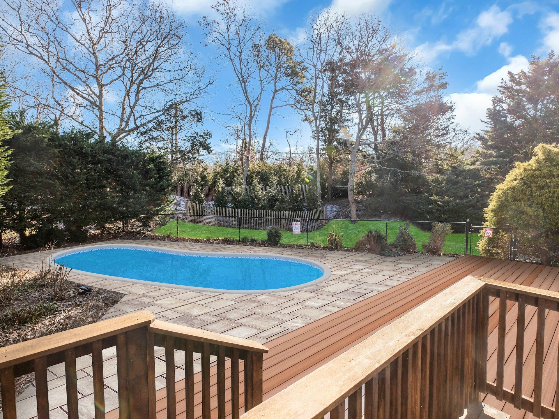 48 Oakhurst Road, Hampton Bays, NY 11946