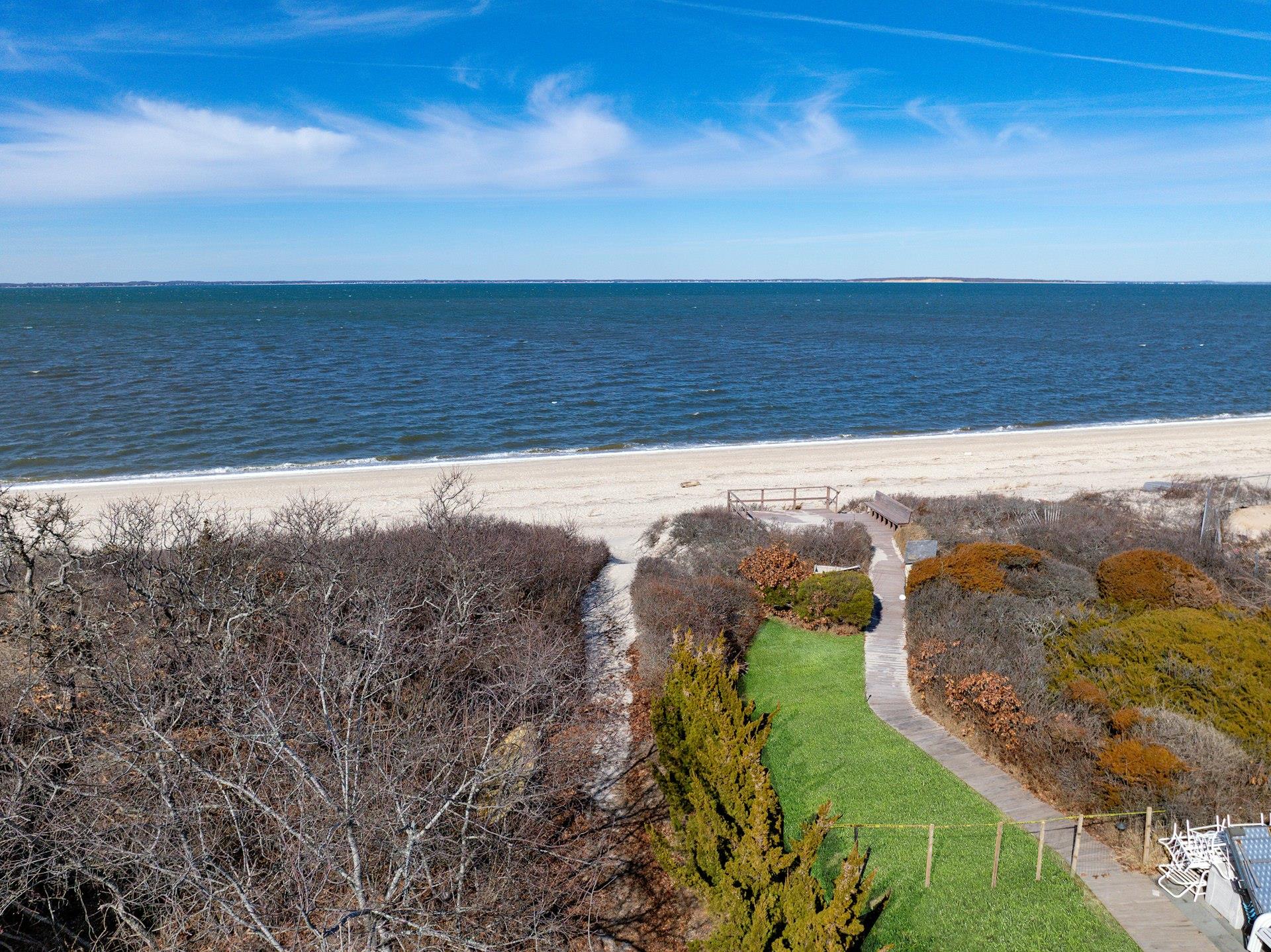 48 Oakhurst Road, Hampton Bays, NY 11946