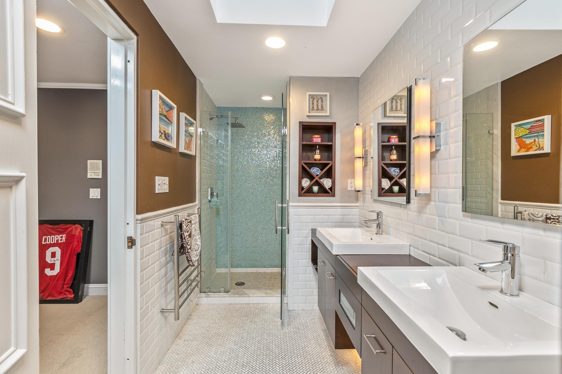 1 Meadow Gate East, Head Of The Harbor, NY 11780