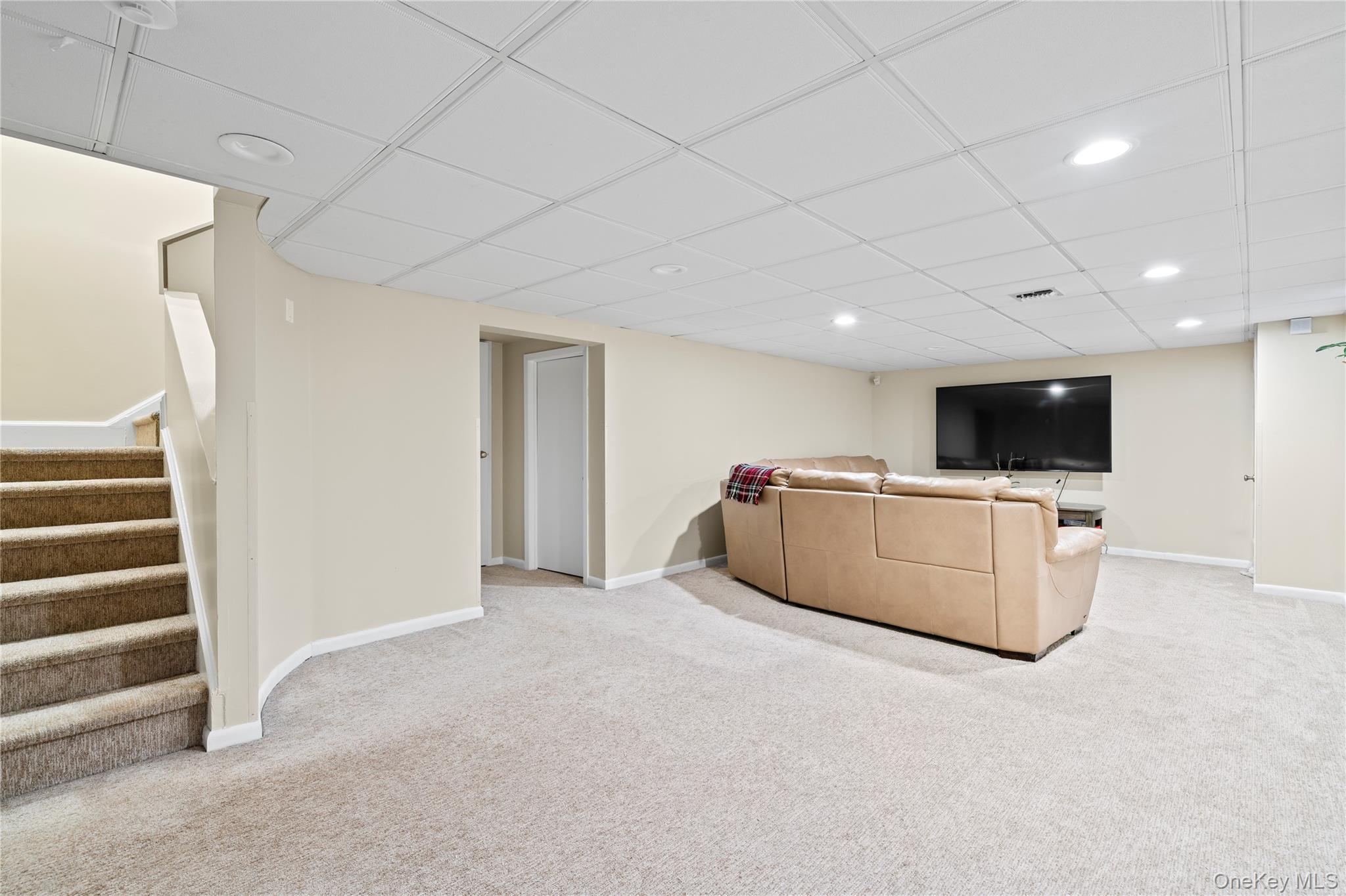 41 Amherst Road, Great Neck, NY 11021