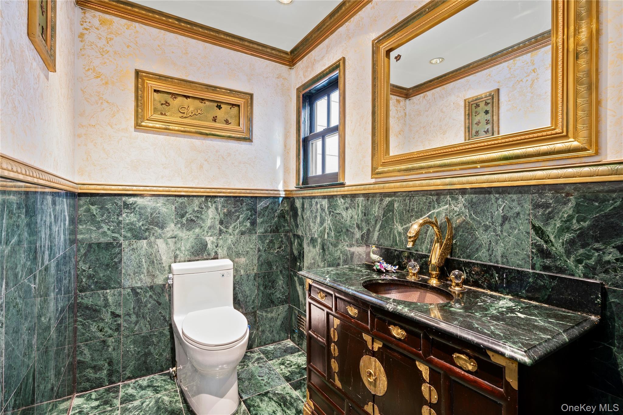 41 Amherst Road, Great Neck, NY 11021