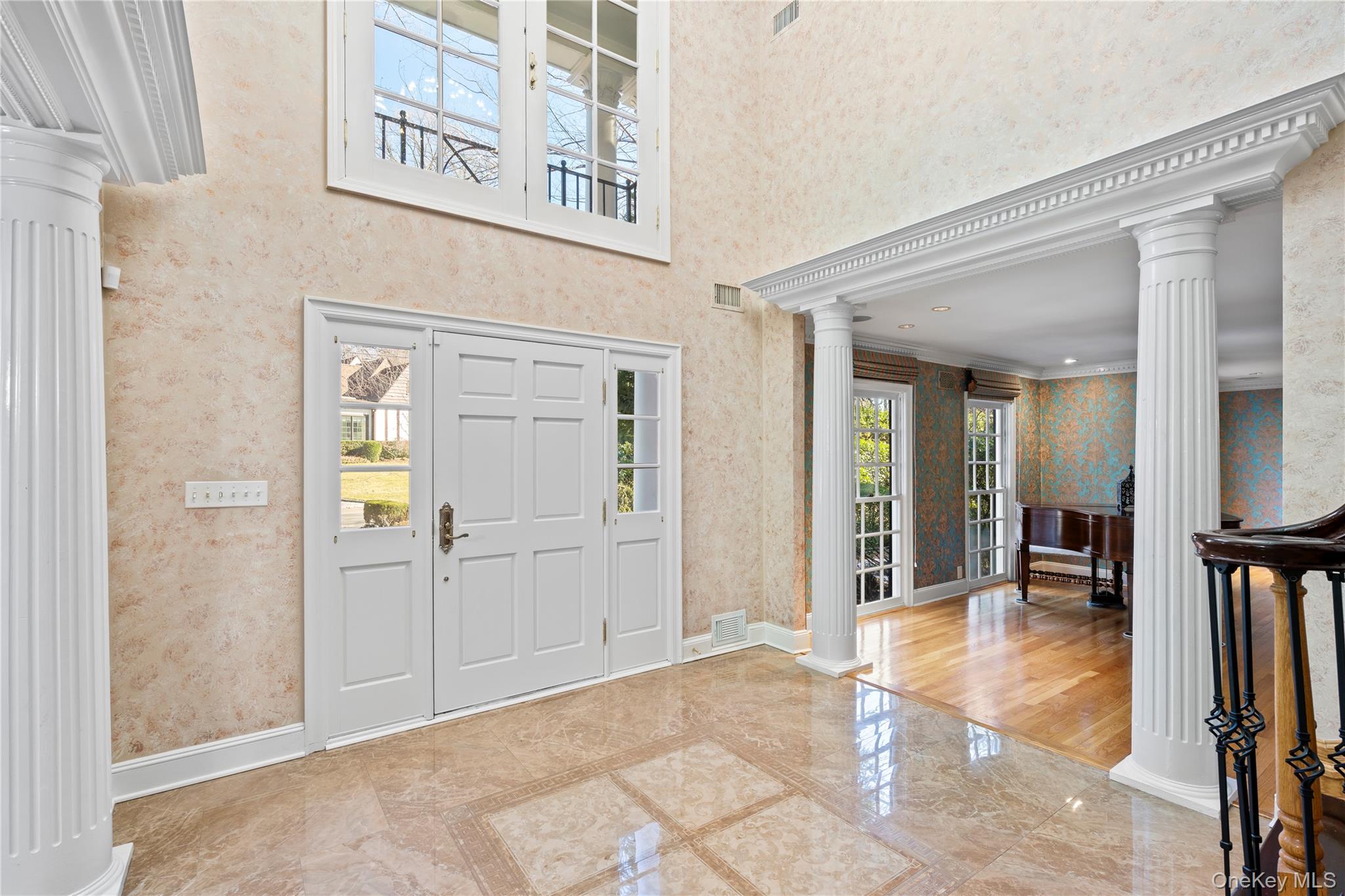 41 Amherst Road, Great Neck, NY 11021