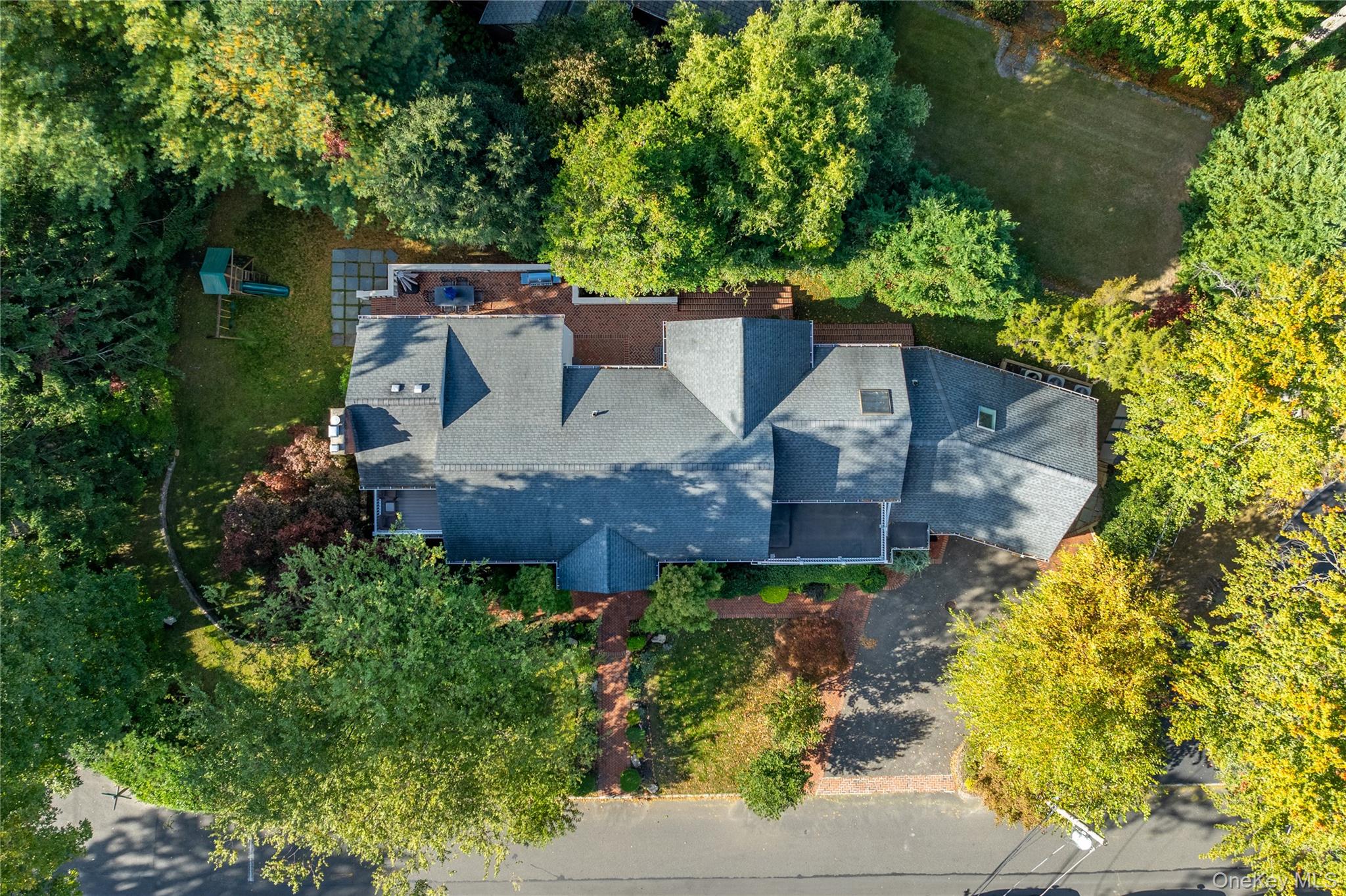 41 Amherst Road, Great Neck, NY 11021