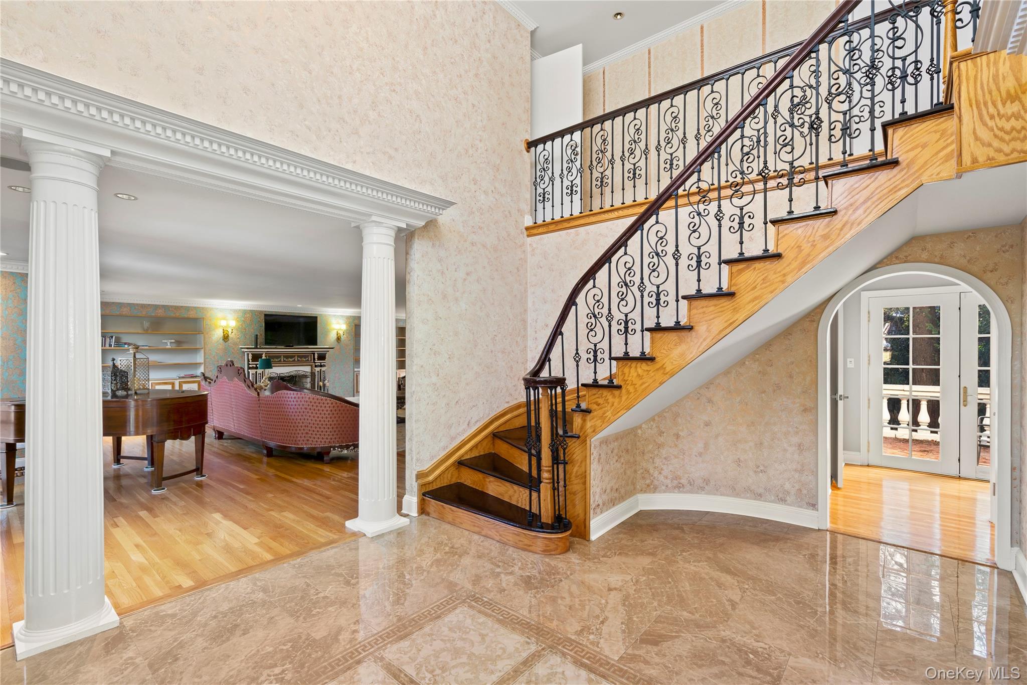 41 Amherst Road, Great Neck, NY 11021