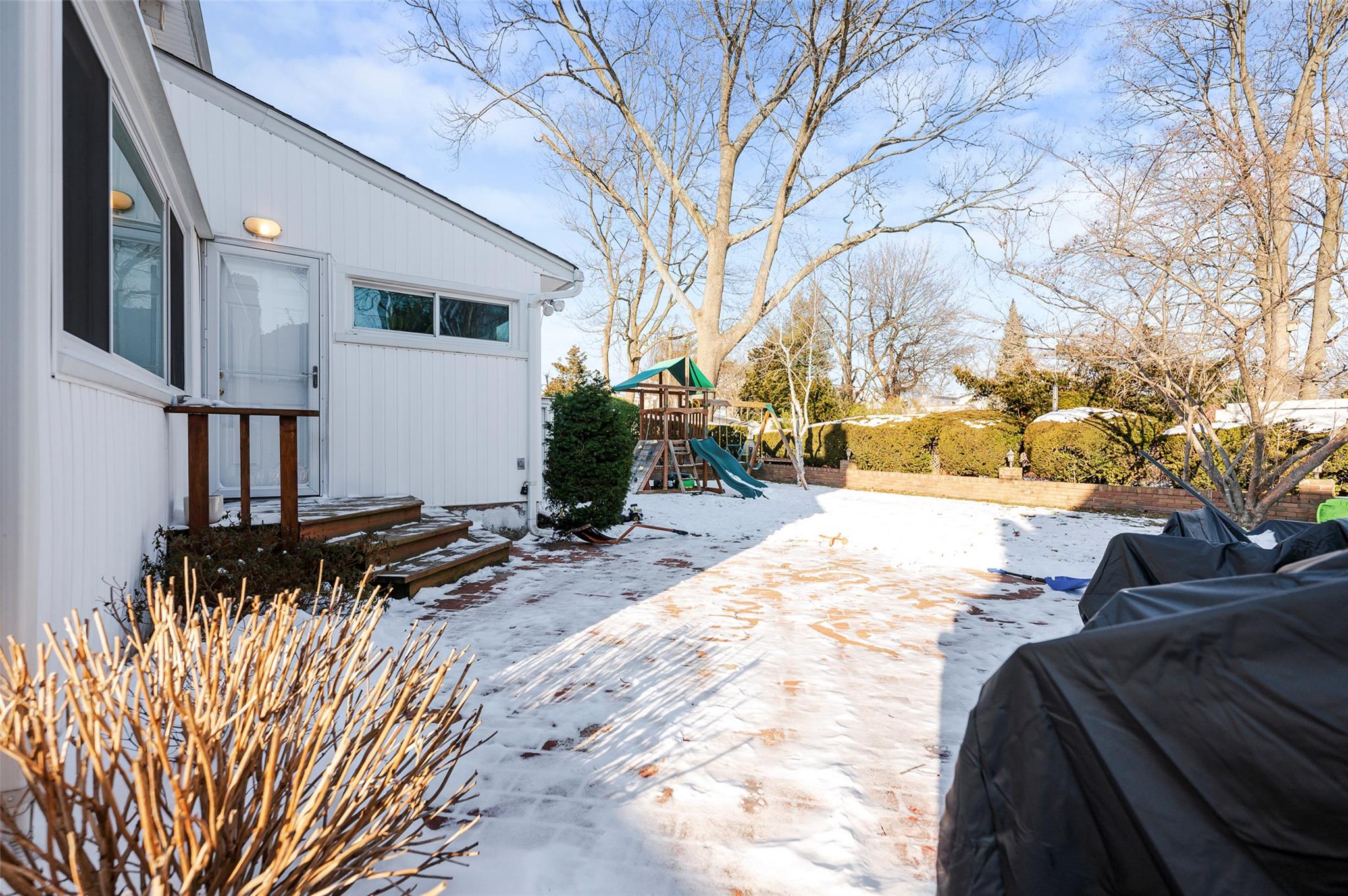 367 Mildred Street, Oceanside, NY 11572