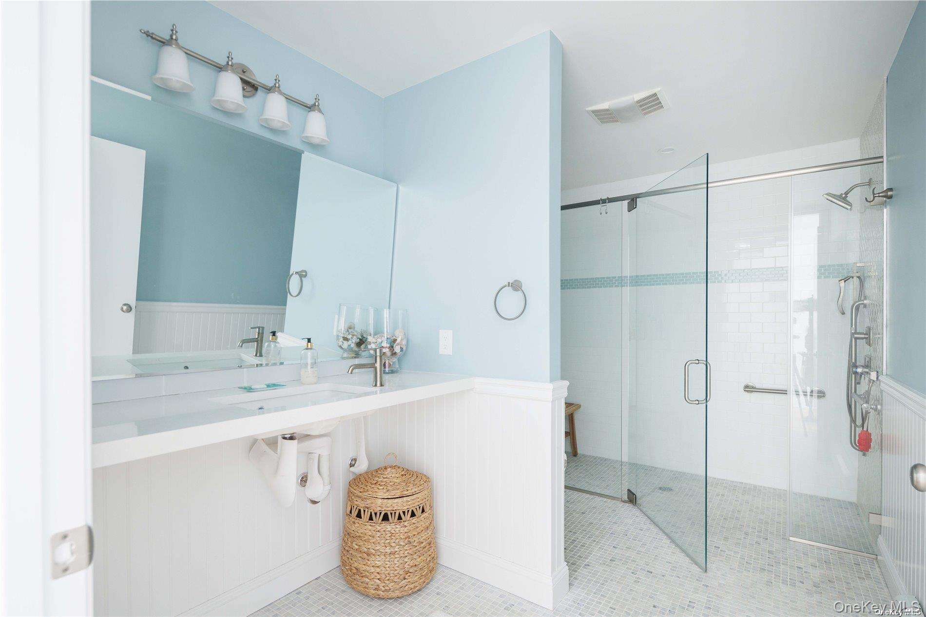 129 Lynncliff Road, Hampton Bays, NY 11946