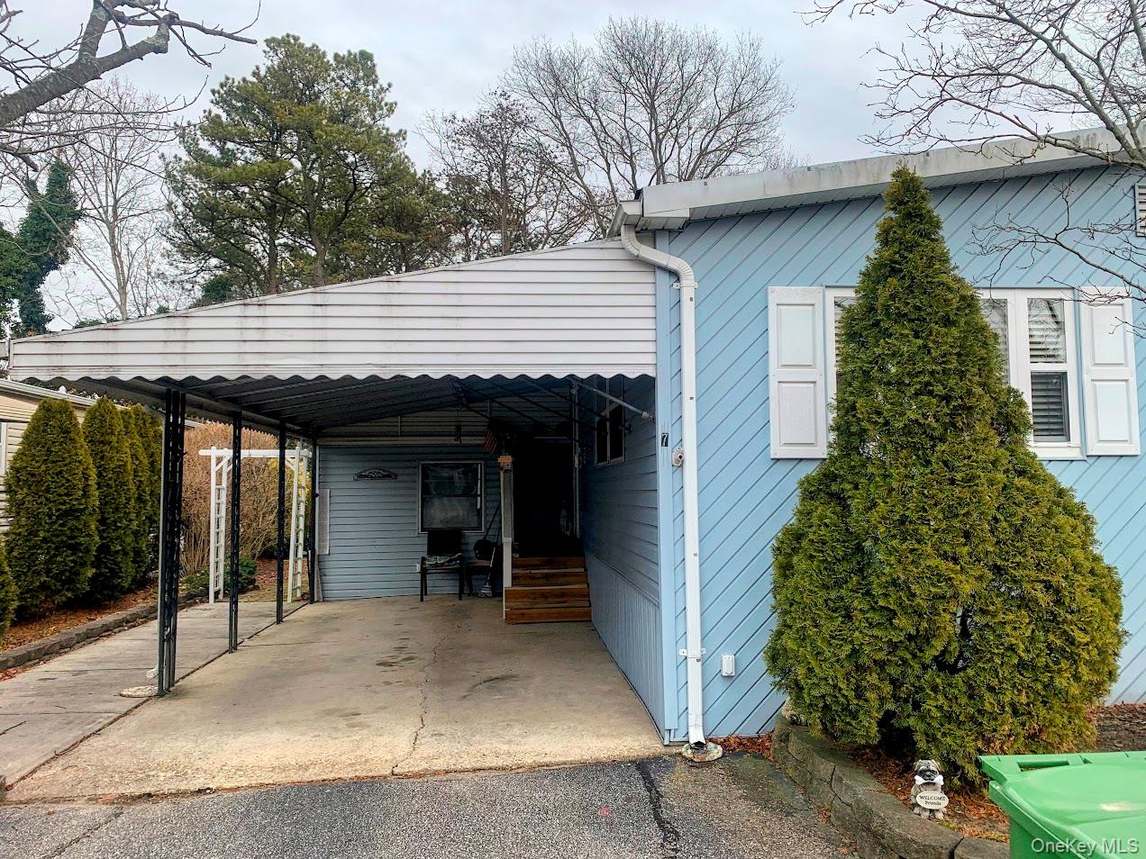 7 Betsy Ross Drive NW, Bohemia, NY 11716