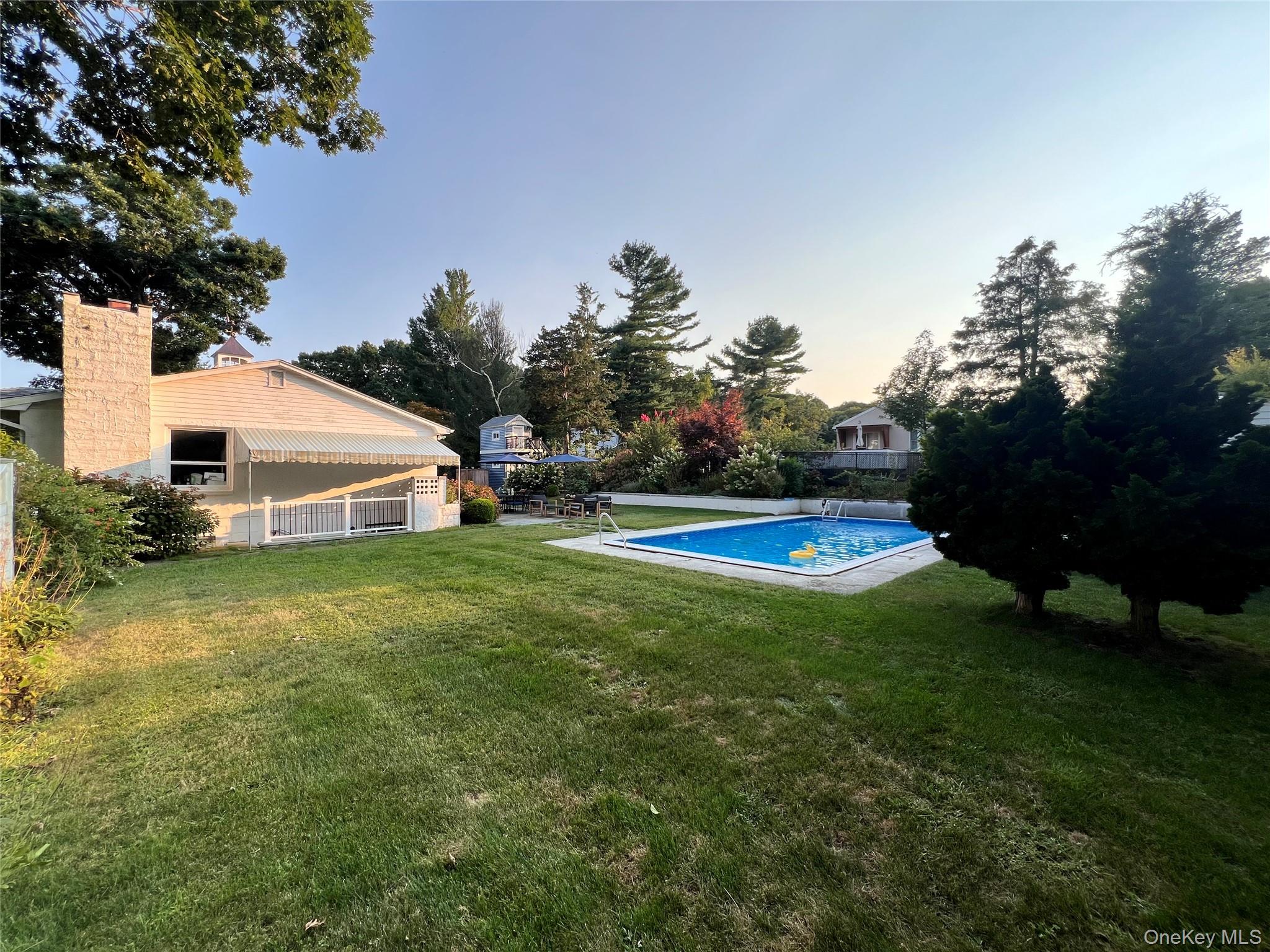 3825 Stars Road, East Marion, NY 11939