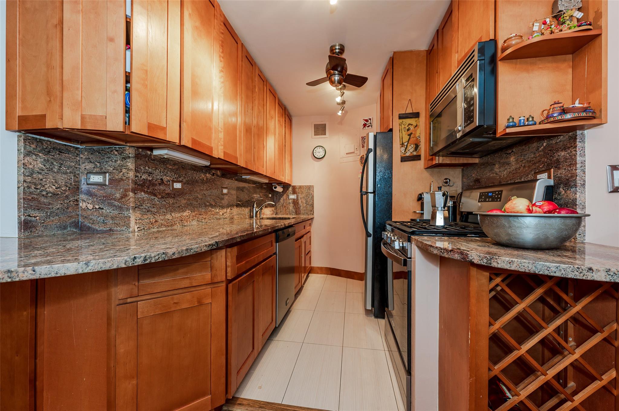 70-25 Yellowstone Boulevard # 7U, Forest Hills, NY 11375