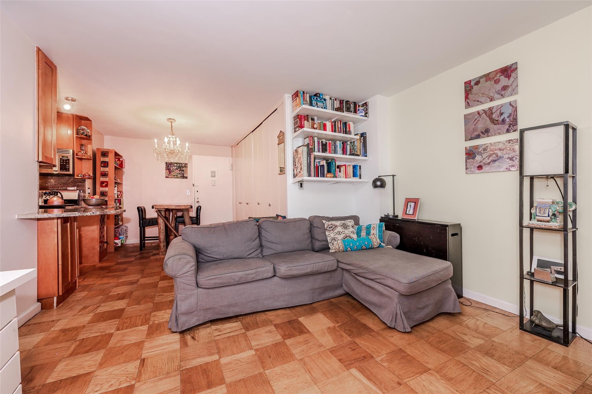 70-25 Yellowstone Boulevard # 7U, Forest Hills, NY 11375