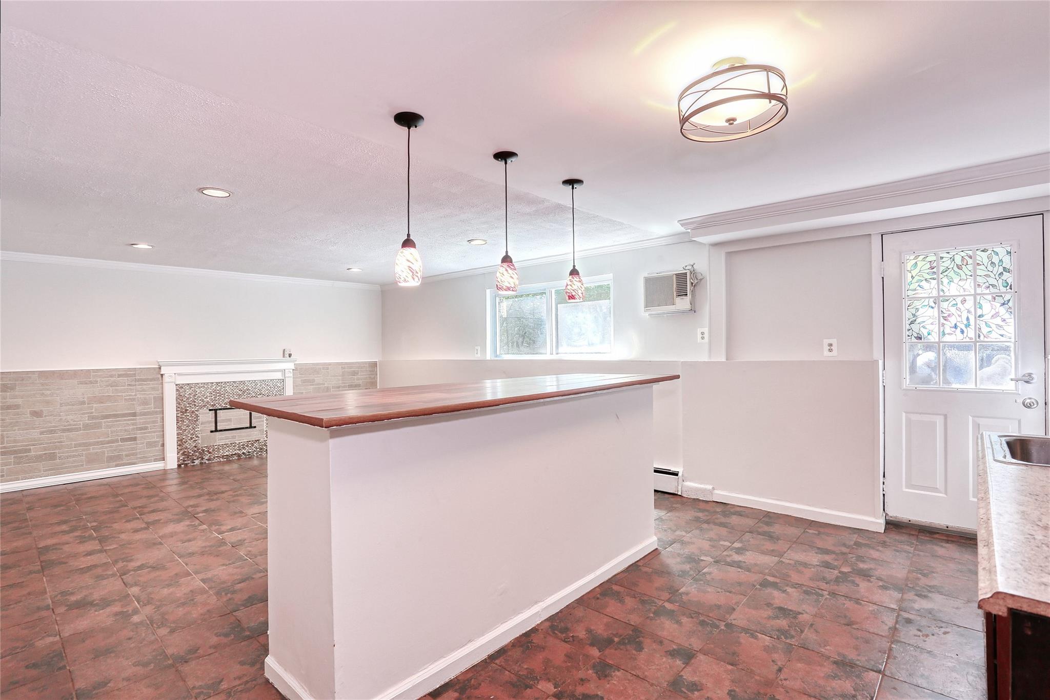 28 Robin Hood Road, Montebello, NY 10901