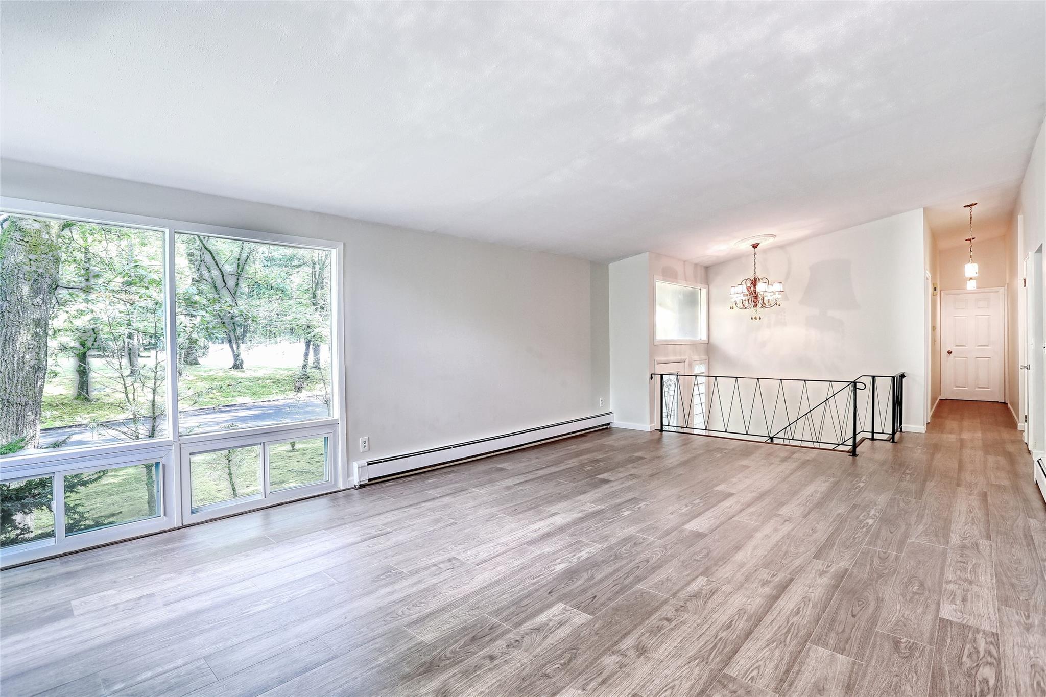 28 Robin Hood Road, Montebello, NY 10901