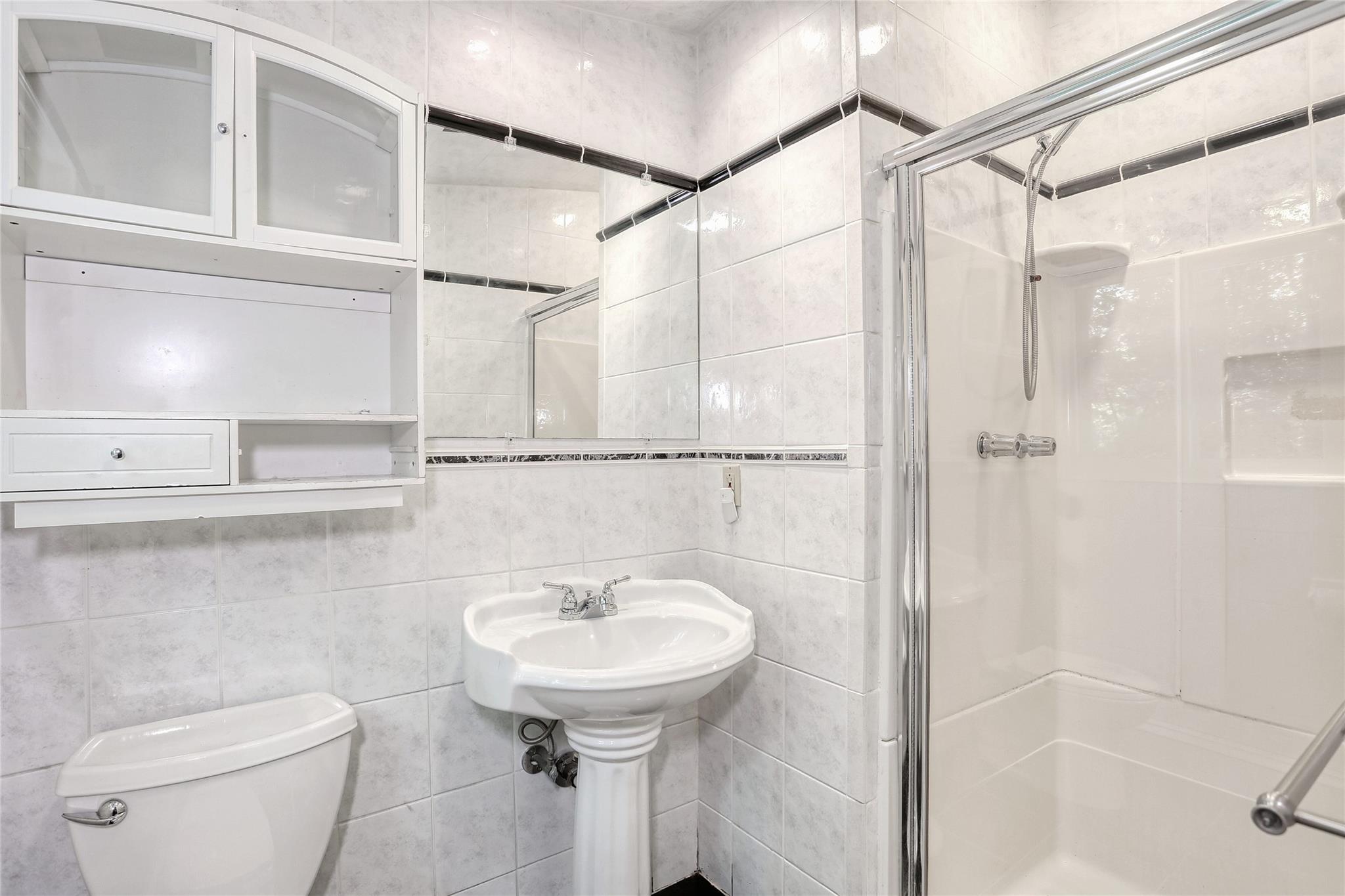 28 Robin Hood Road, Montebello, NY 10901