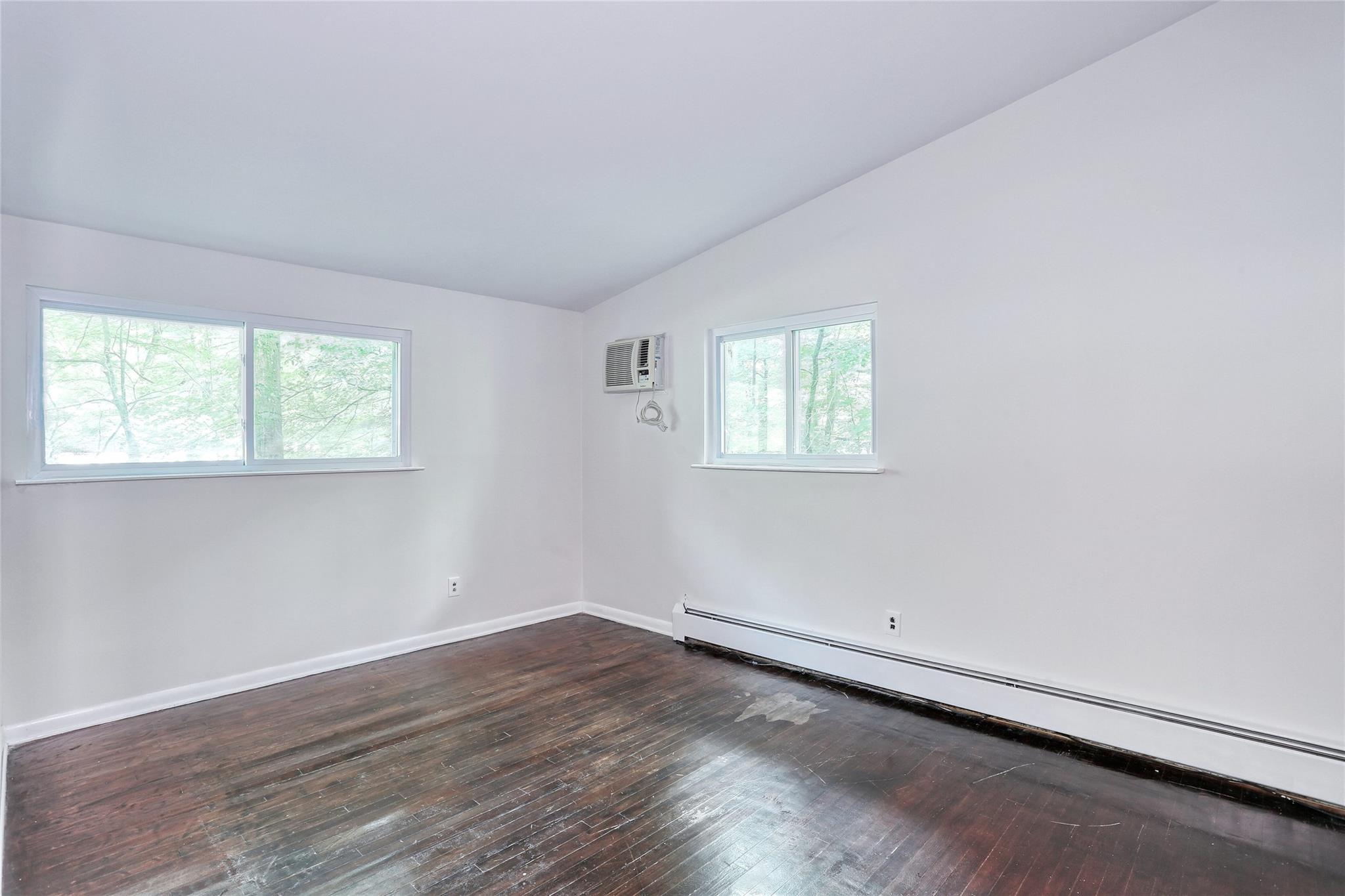 28 Robin Hood Road, Montebello, NY 10901