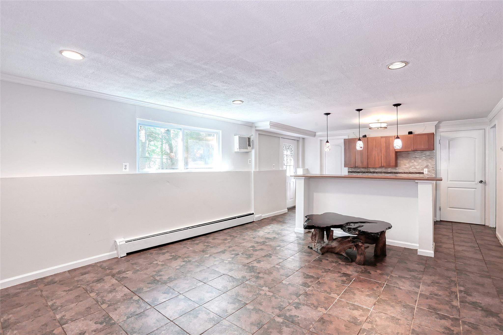 28 Robin Hood Road, Montebello, NY 10901