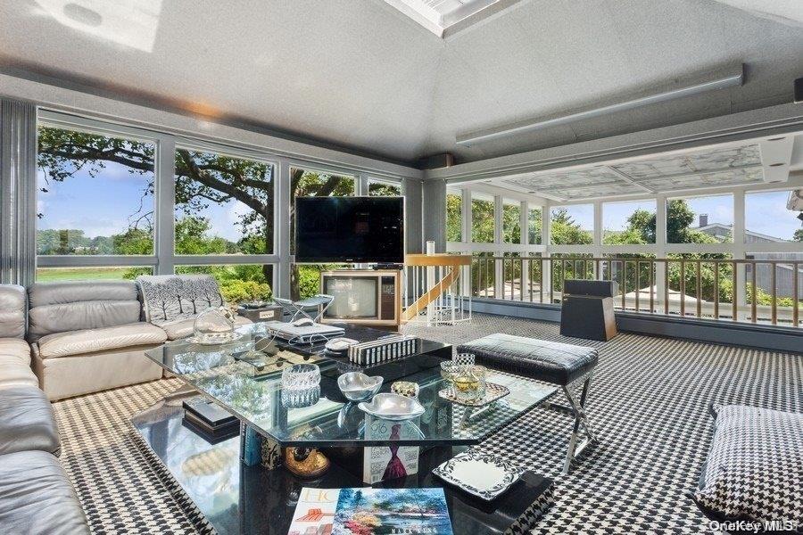 30 Thixton Drive, Hewlett Harbor, NY 11557