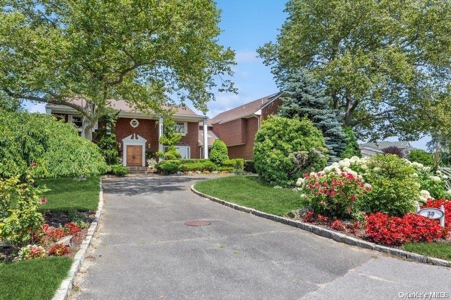 30 Thixton Drive, Hewlett Harbor, NY 11557