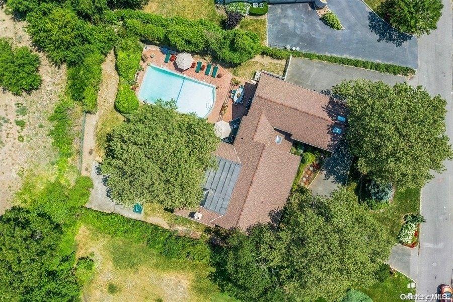 30 Thixton Drive, Hewlett Harbor, NY 11557