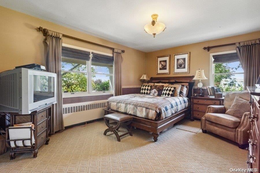 30 Thixton Drive, Hewlett Harbor, NY 11557