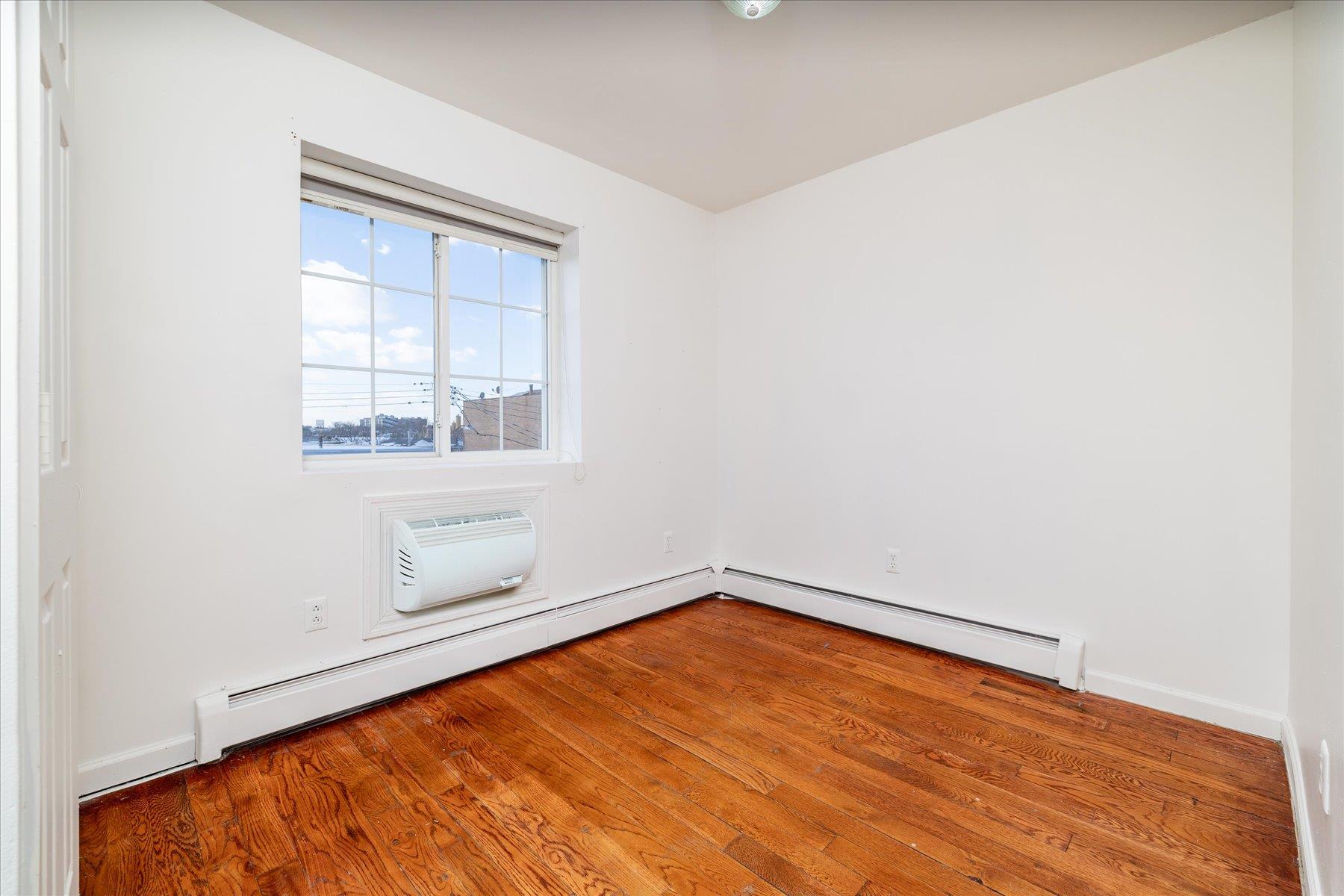 106-55 156th st, Jamaica, NY 11433