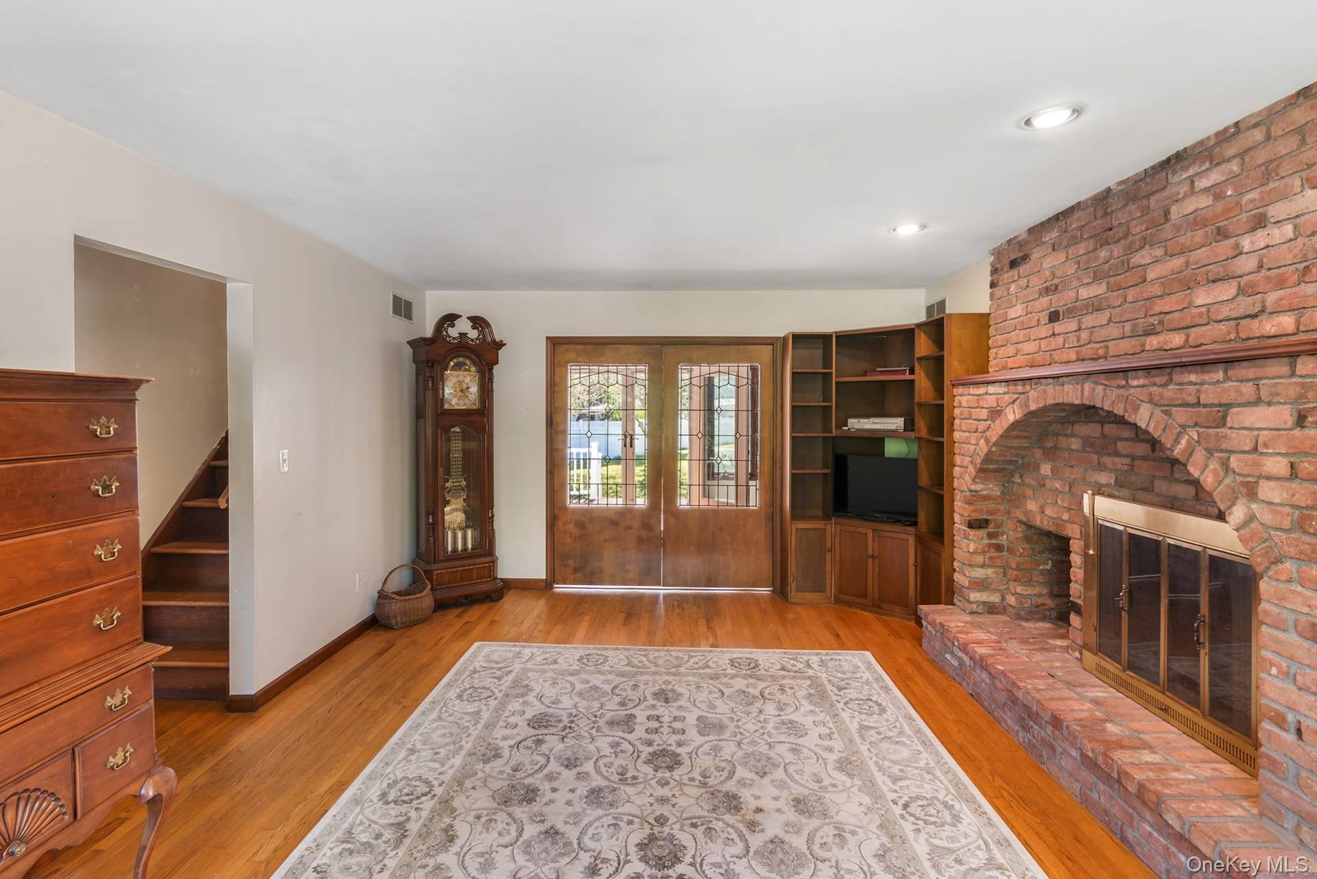 13 West End Avenue, East Quogue, NY 11942