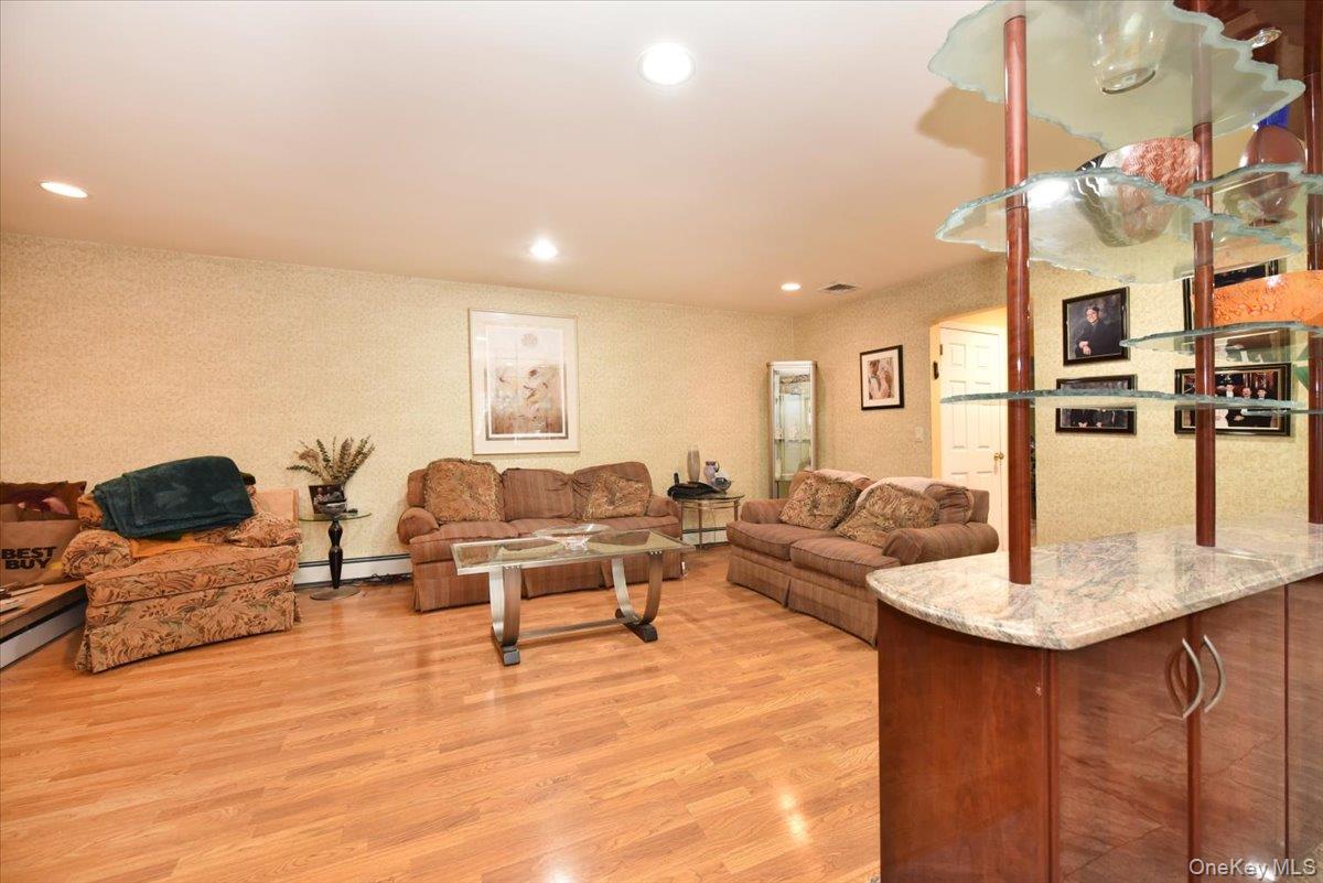 748 Sherwood Street, North Woodmere, NY 11581