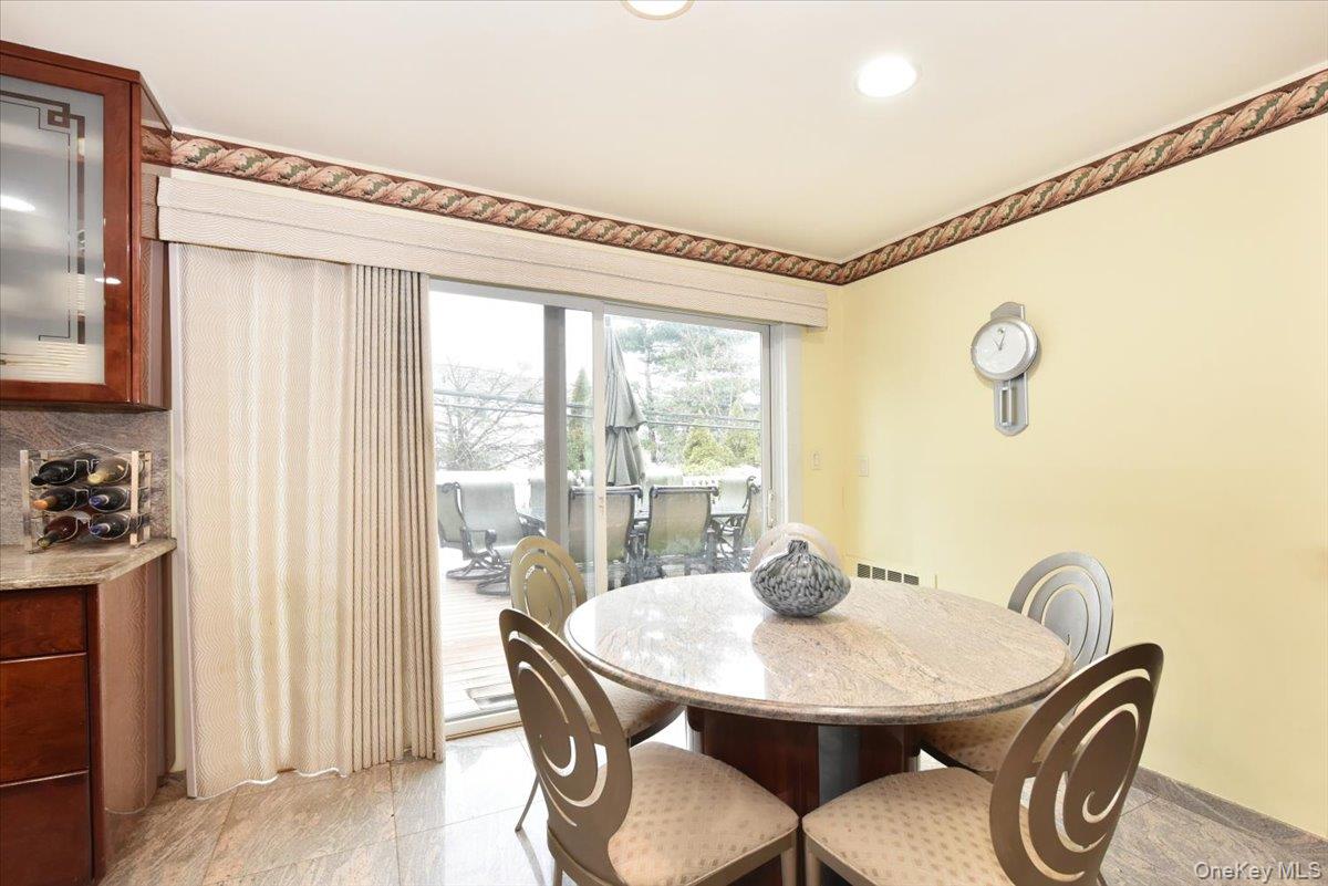 748 Sherwood Street, North Woodmere, NY 11581