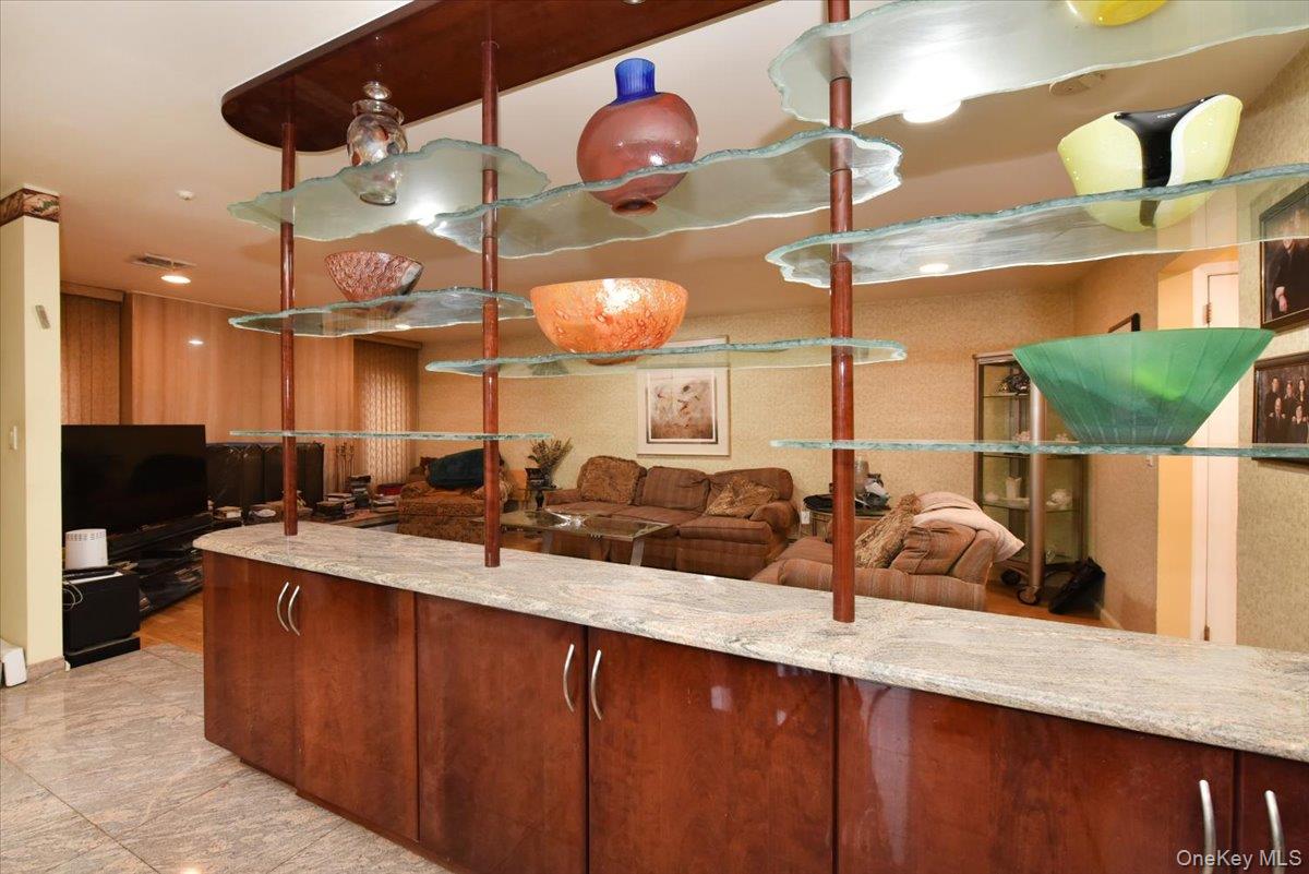 748 Sherwood Street, North Woodmere, NY 11581