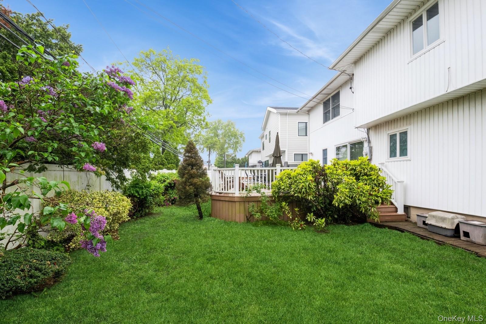 748 Sherwood Street, North Woodmere, NY 11581