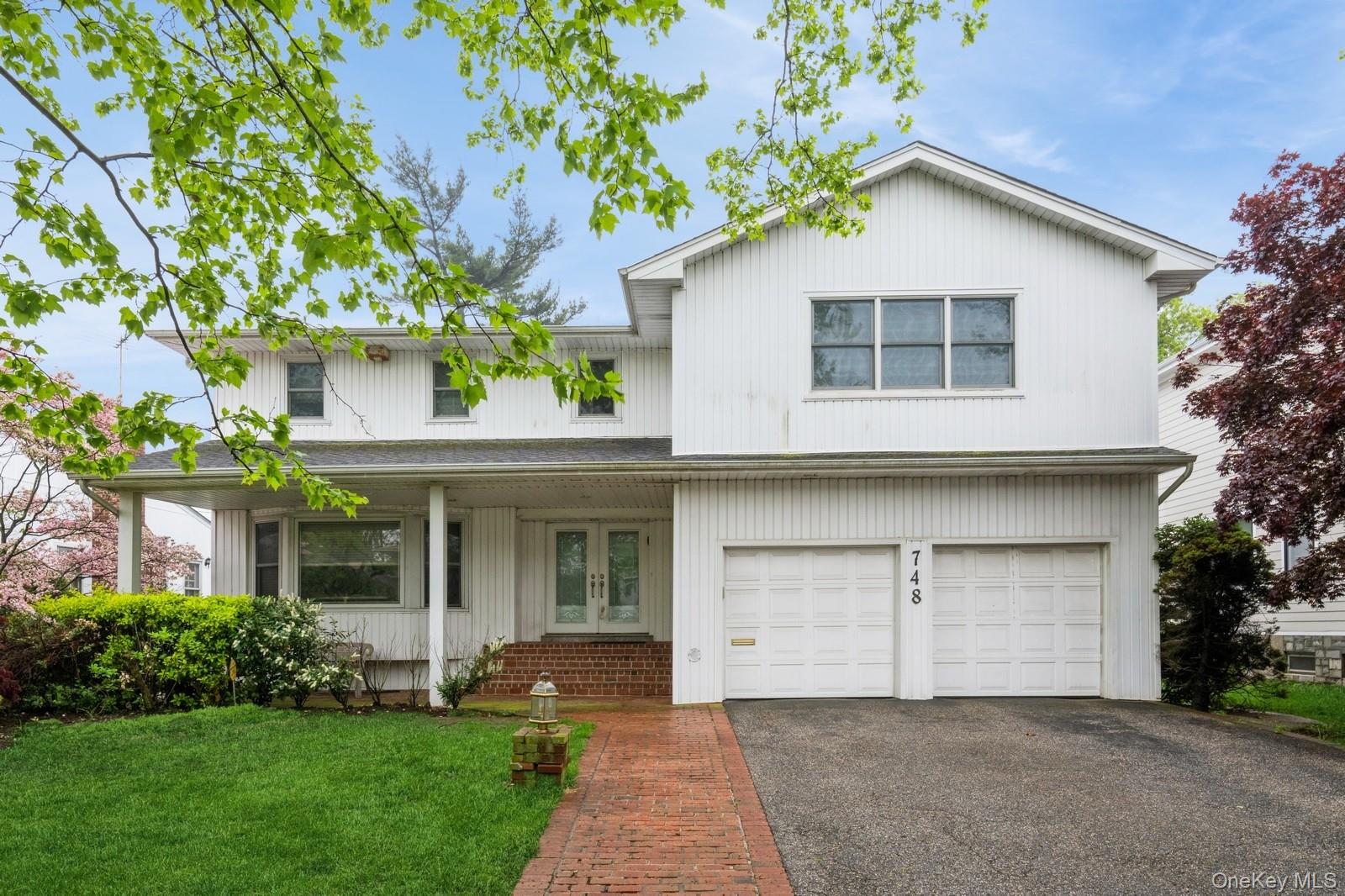 748 Sherwood Street, North Woodmere, NY 11581