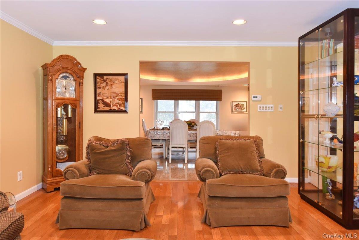 748 Sherwood Street, North Woodmere, NY 11581