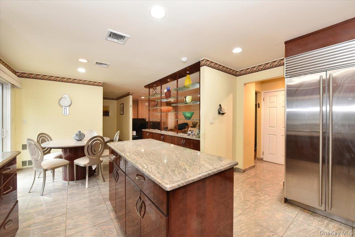 748 Sherwood Street, North Woodmere, NY 11581