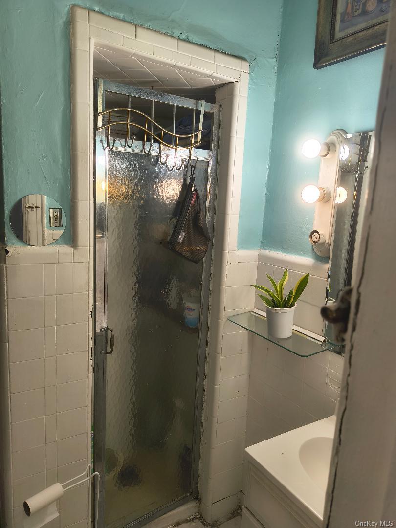 87-08 31 Avenue, East Elmhurst, NY 11369