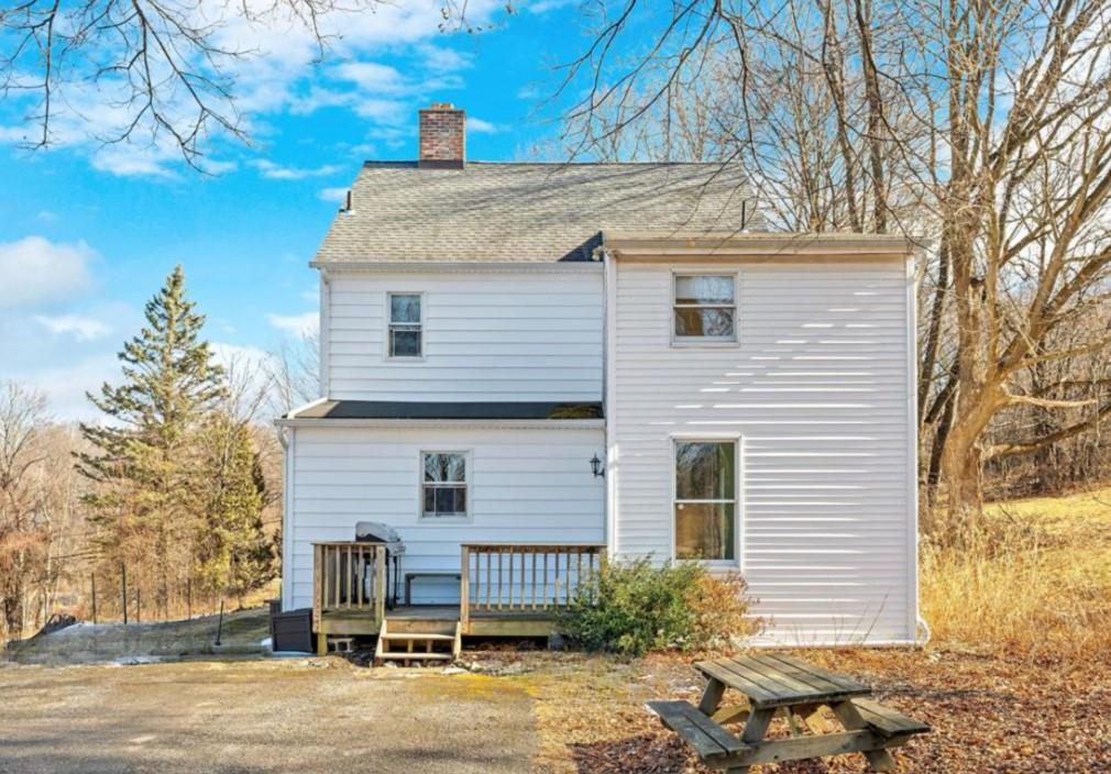 17 Carriage House Road, Warwick, NY 10990