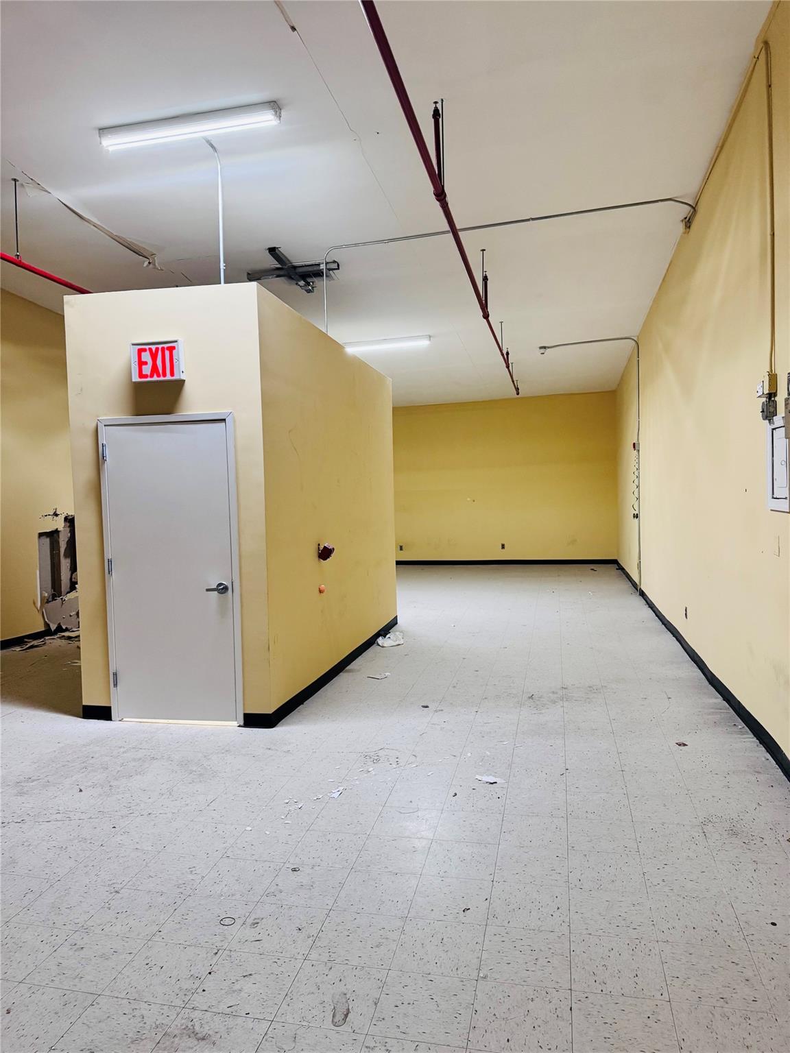 30-75 Steinway Street, Astoria, NY 11103