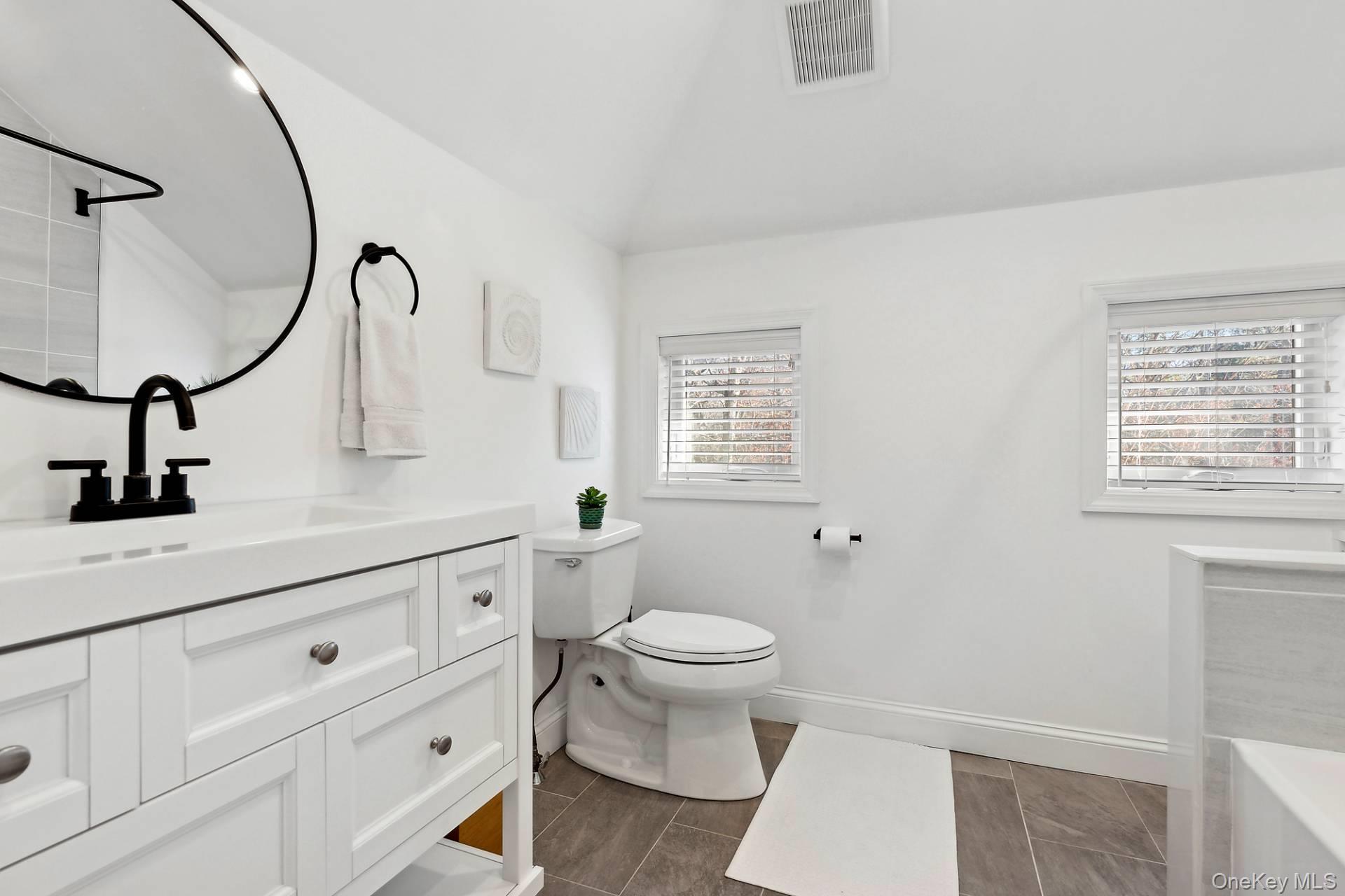 48 Whooping Hollow Road, East Hampton, NY 11937