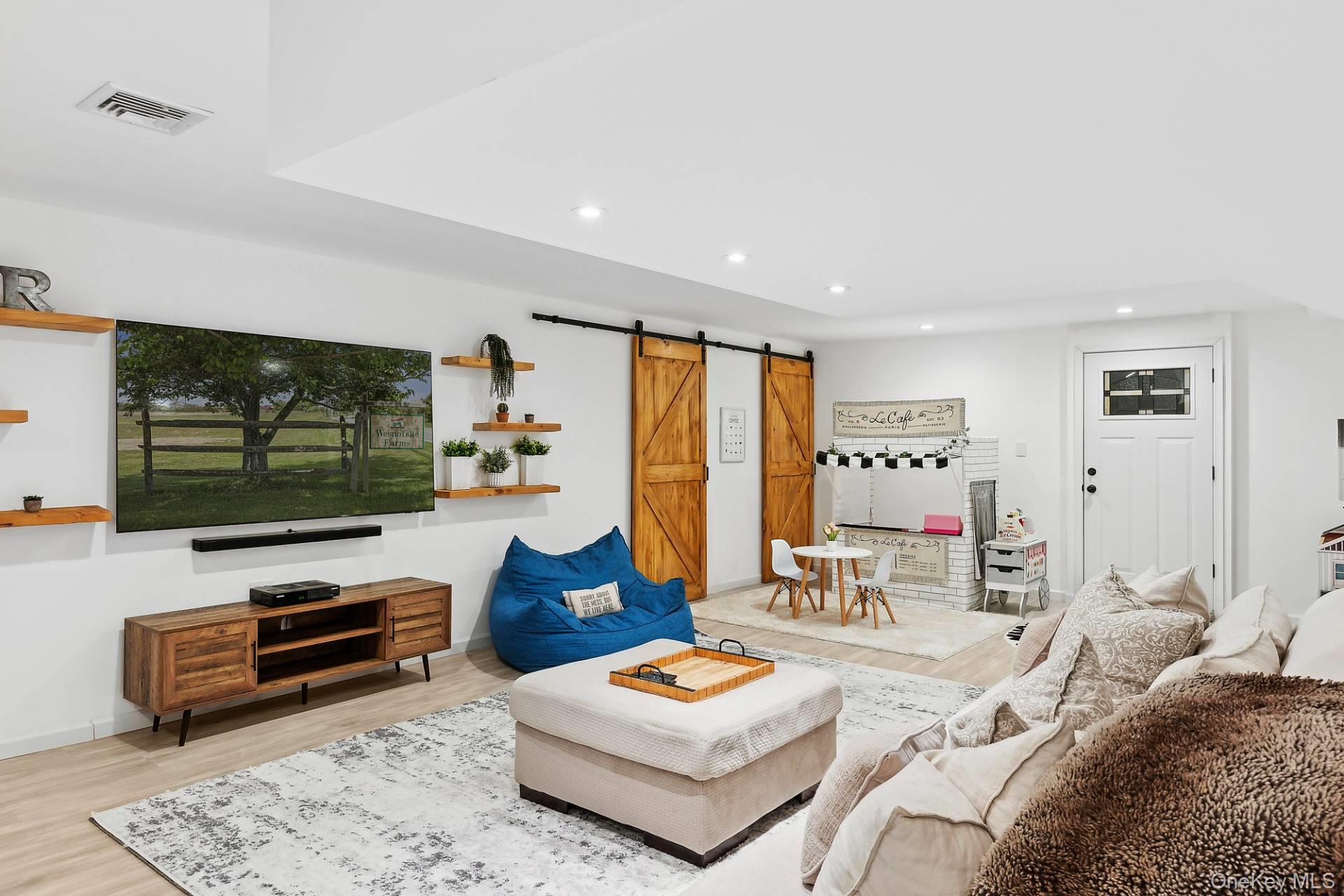 48 Whooping Hollow Road, East Hampton, NY 11937