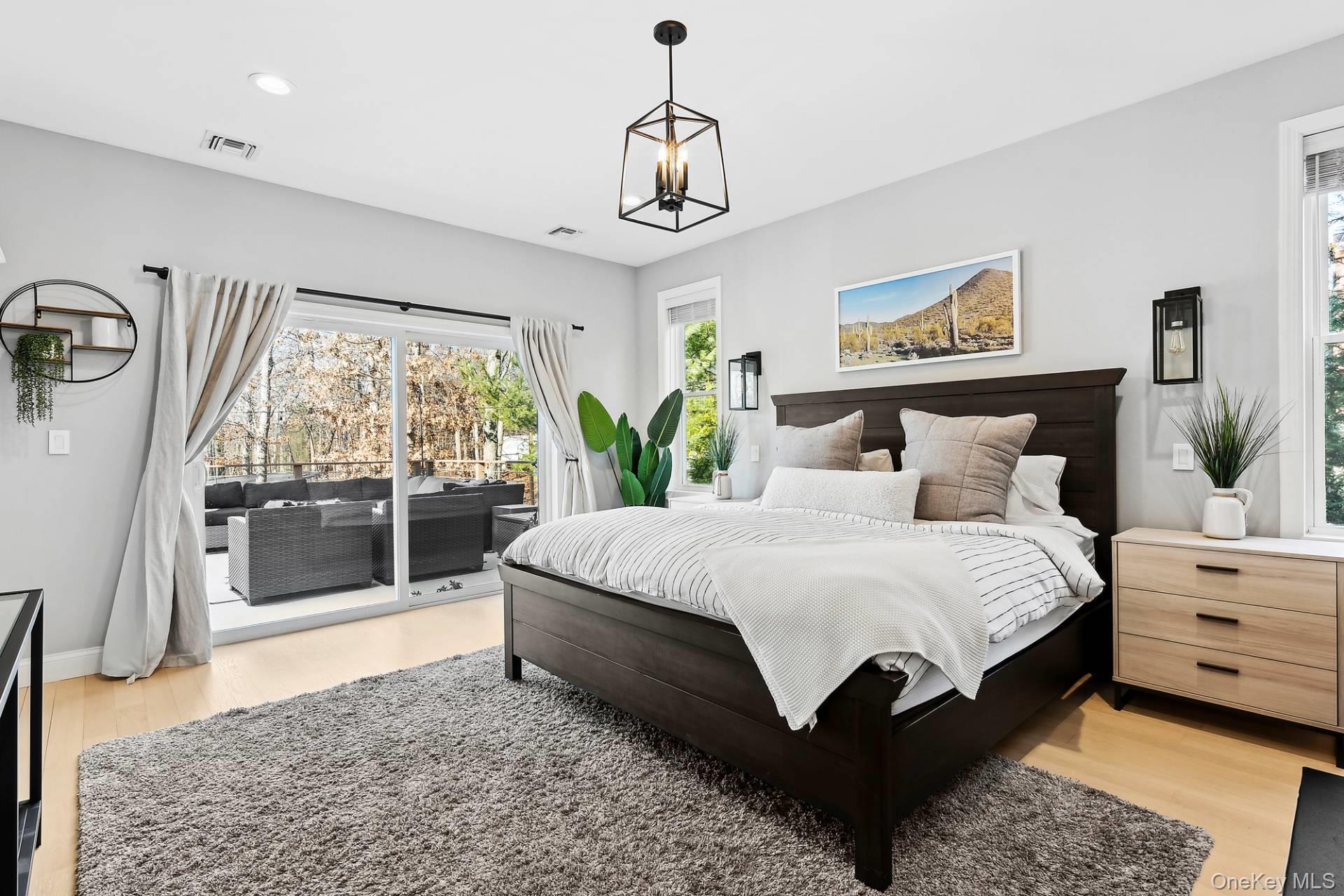 48 Whooping Hollow Road, East Hampton, NY 11937