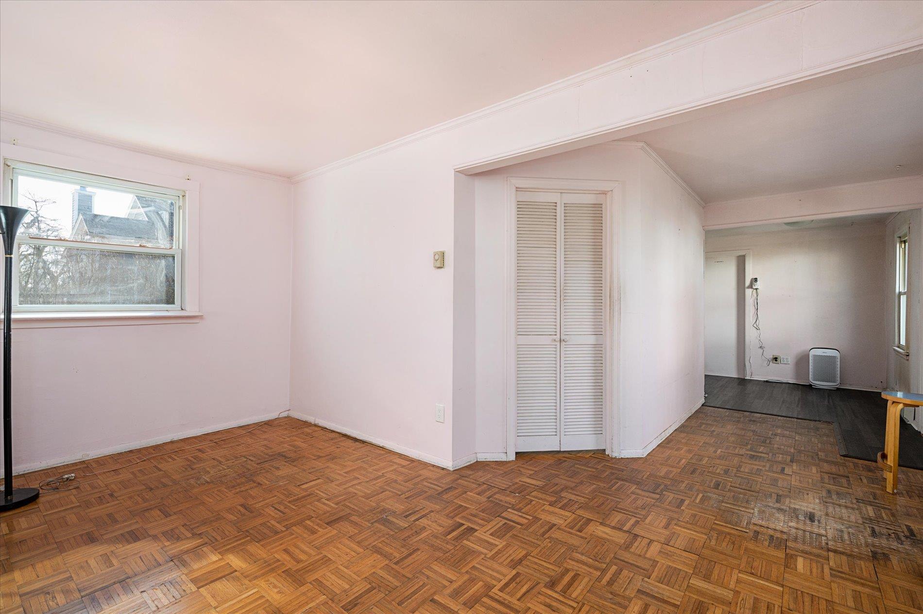 2 Beverly Avenue, Copiague, NY 11726