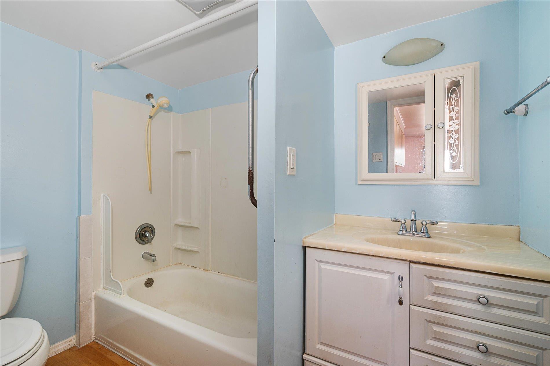 2 Beverly Avenue, Copiague, NY 11726