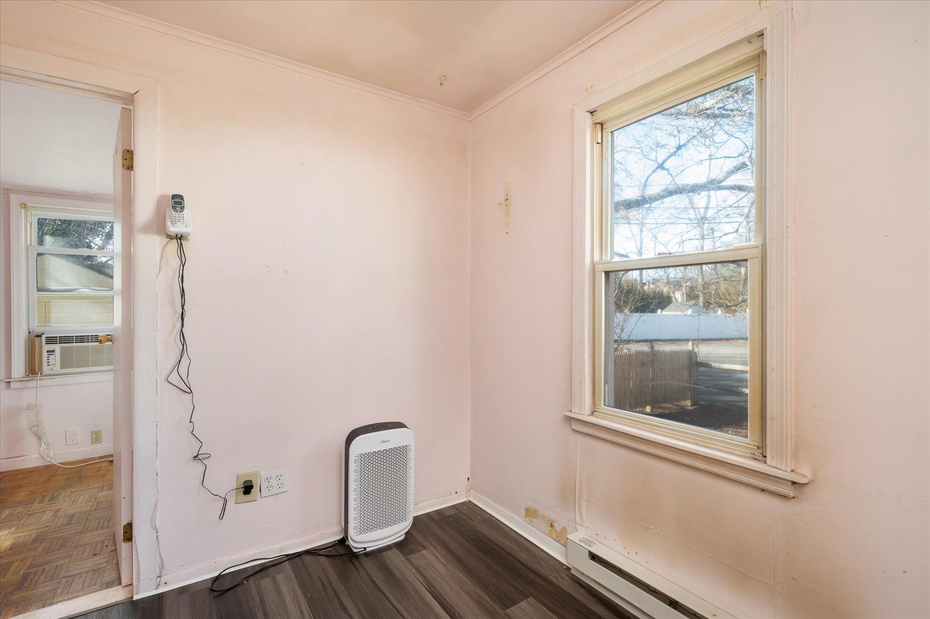 2 Beverly Avenue, Copiague, NY 11726