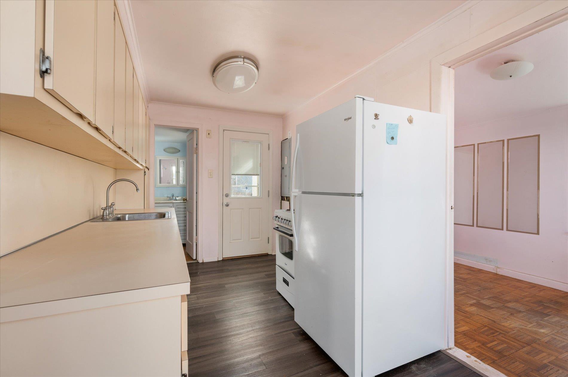 2 Beverly Avenue, Copiague, NY 11726