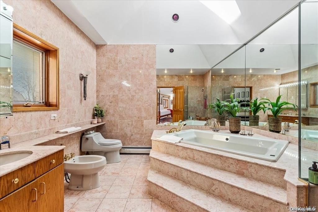 6 Summit Place, Malba, NY 11357