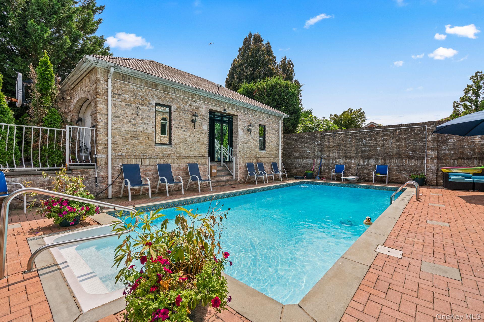 6 Summit Place, Malba, NY 11357