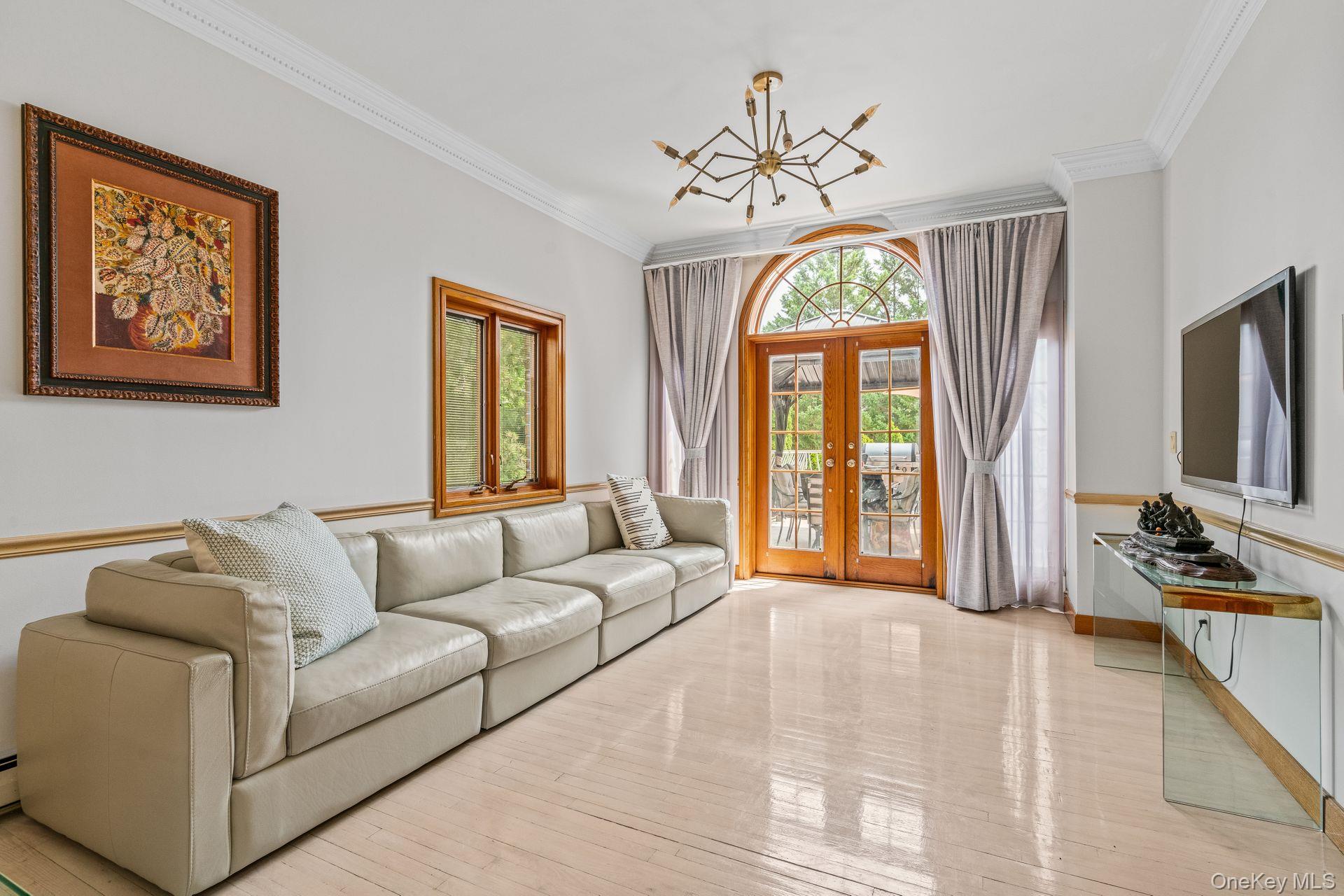 6 Summit Place, Malba, NY 11357