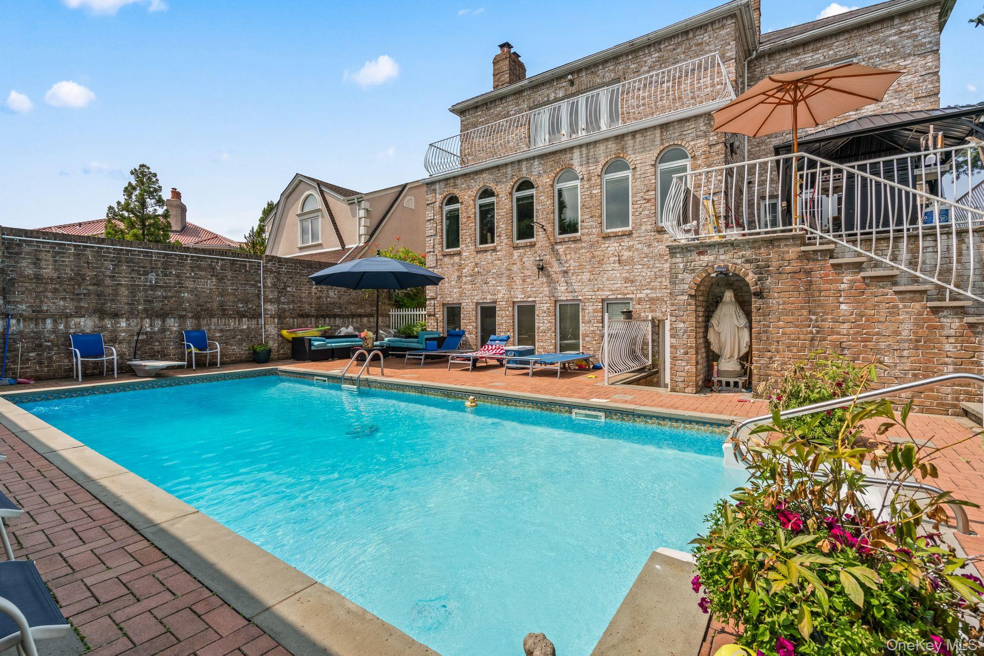 6 Summit Place, Malba, NY 11357