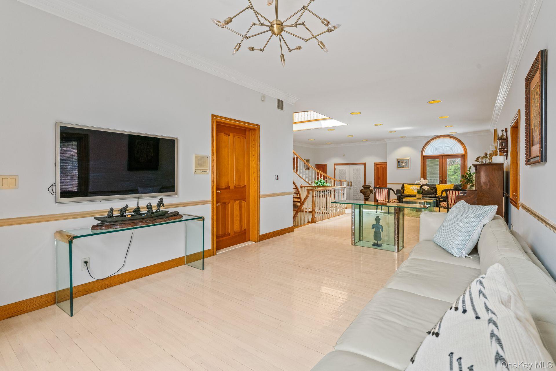 6 Summit Place, Malba, NY 11357