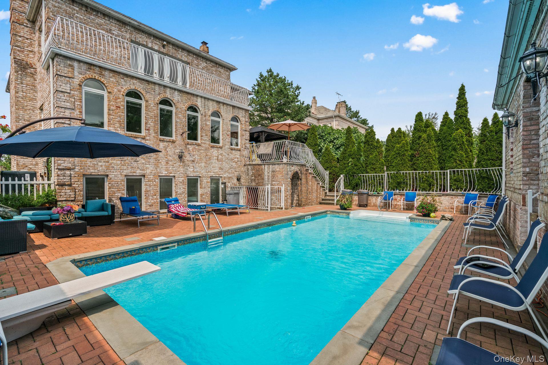 6 Summit Place, Malba, NY 11357